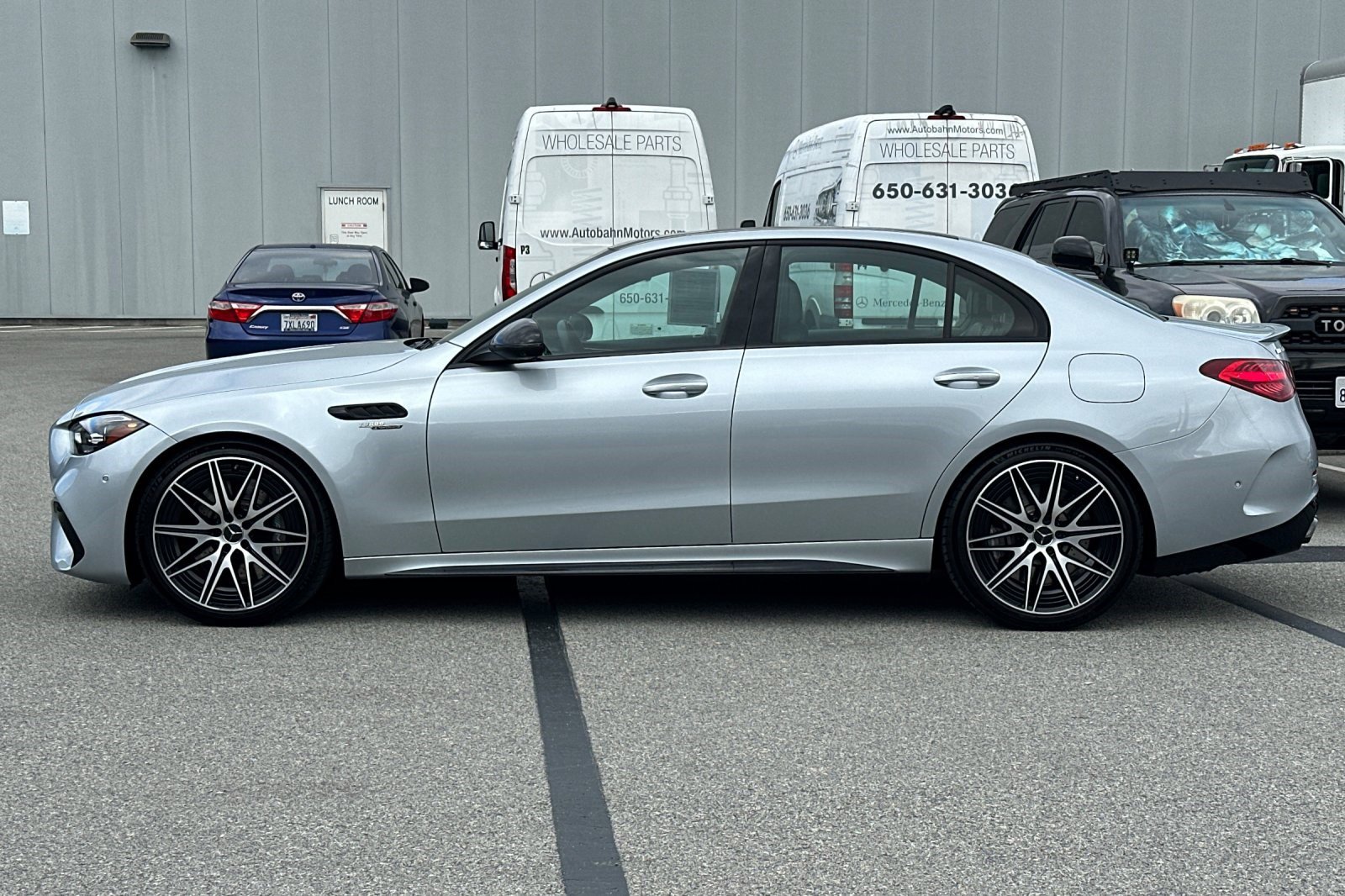 2024 Mercedes Benz C AMG 63 S E PERFORMANCE photo 2