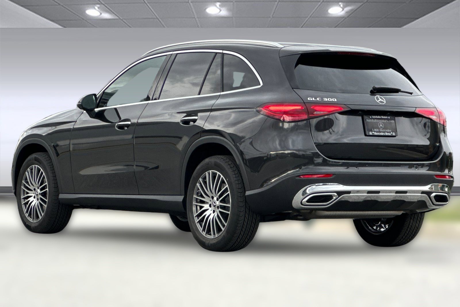 2026 Mercedes Benz GLC 300 photo 3