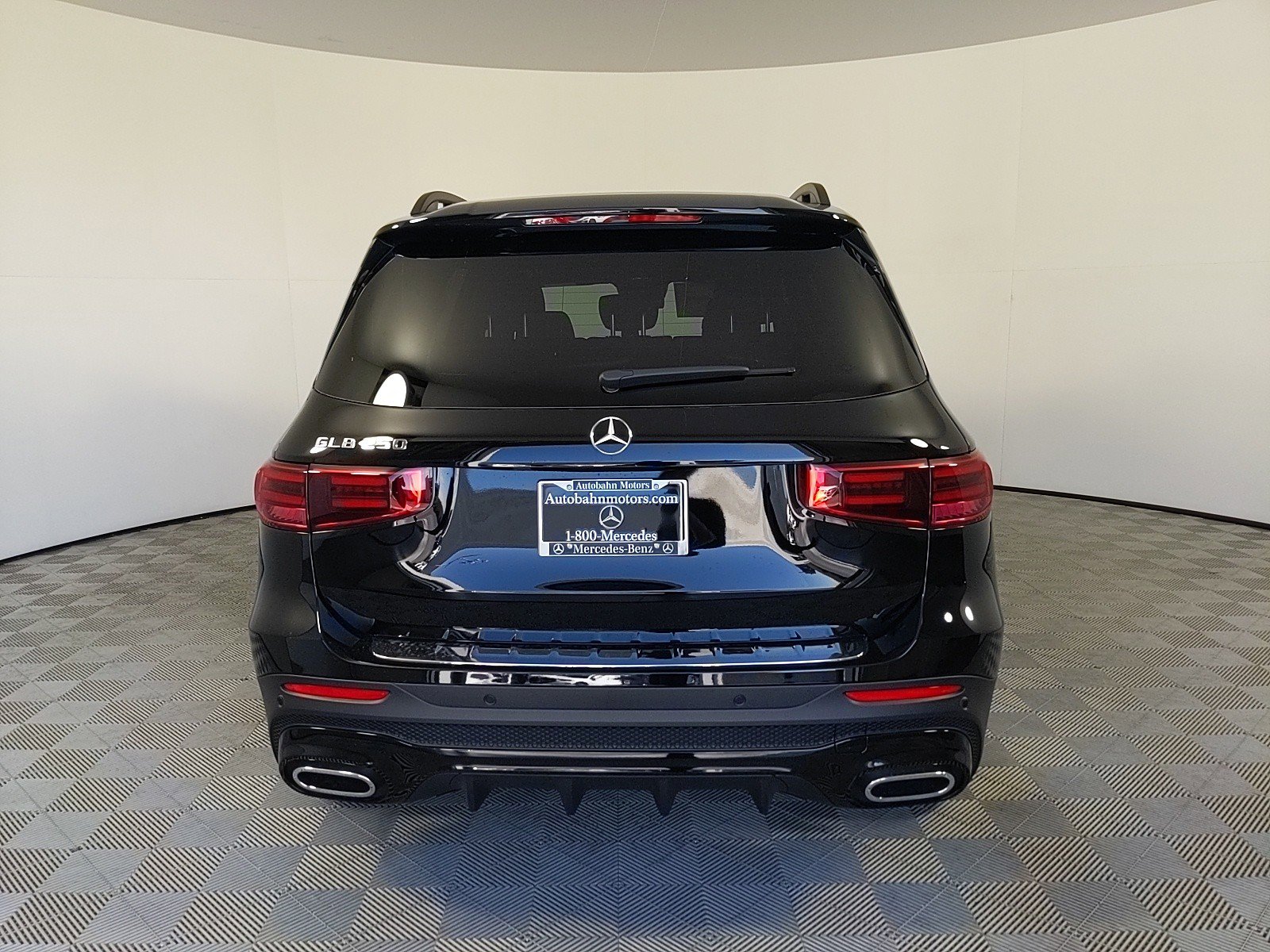 2024 Mercedes Benz GLB 250 photo 4