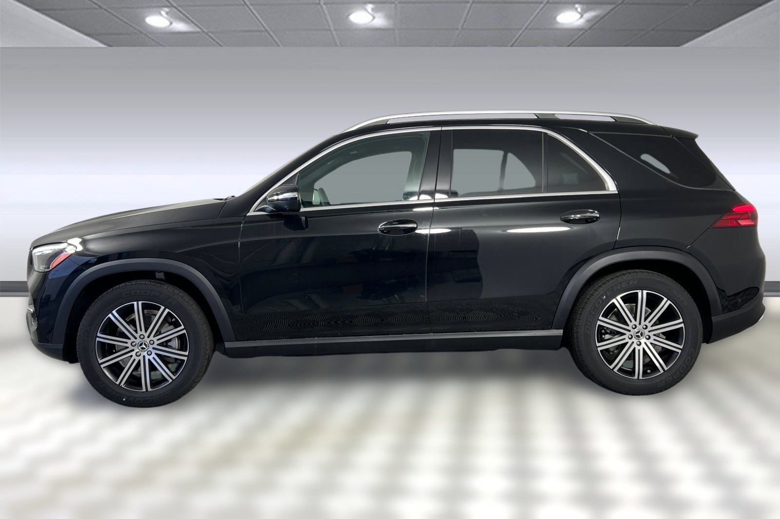 2025 Mercedes Benz GLE 350 4MATIC photo 2