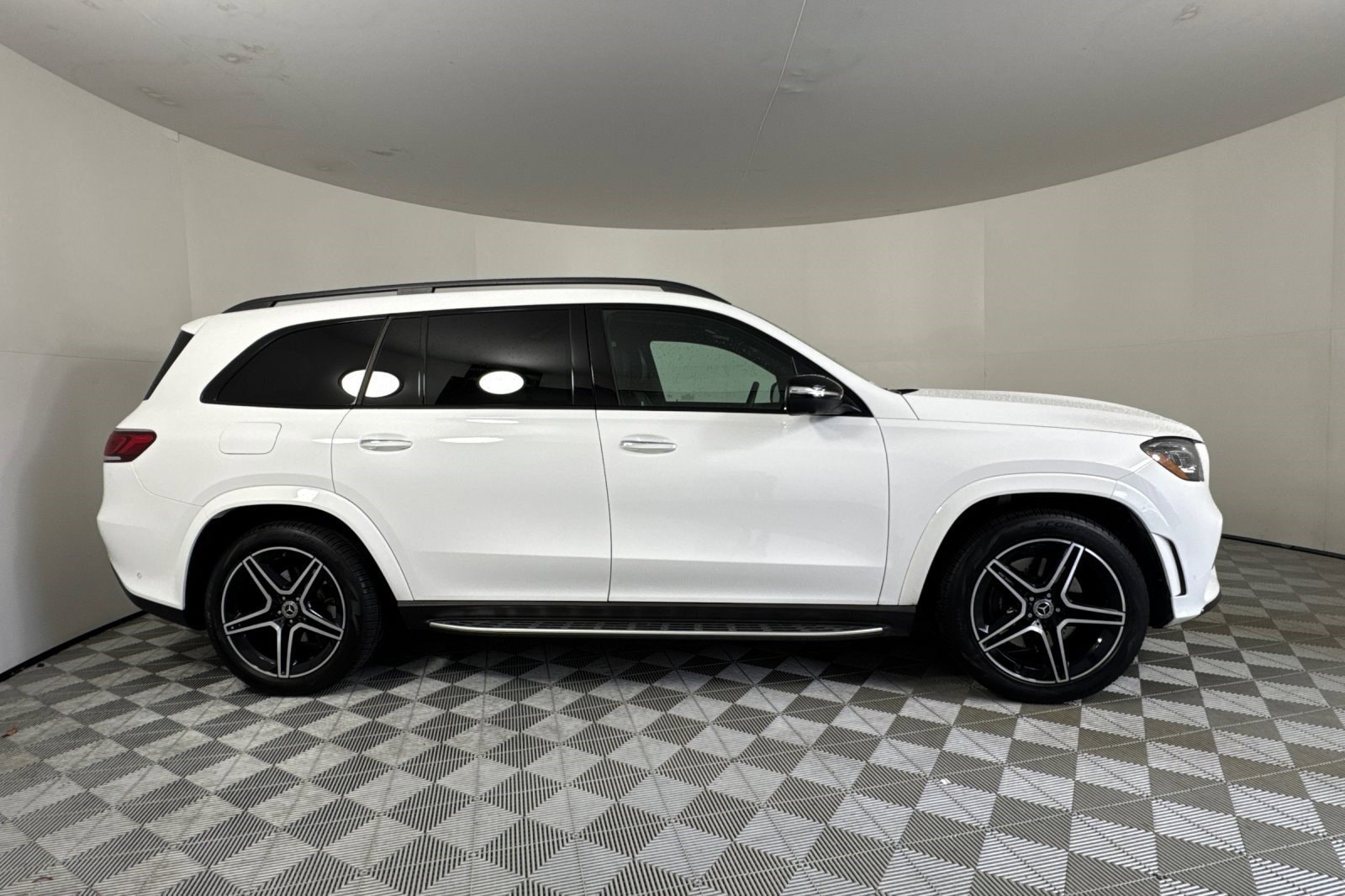 2022 Mercedes-Benz GLS 450 4MATIC photo 6