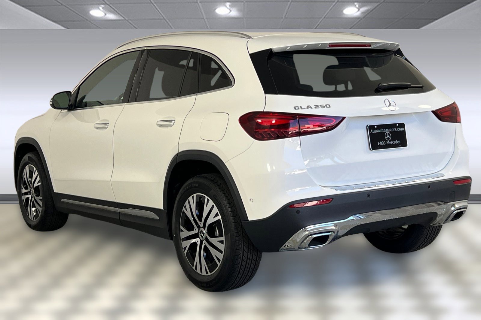 2025 Mercedes Benz GLA 250 photo 3