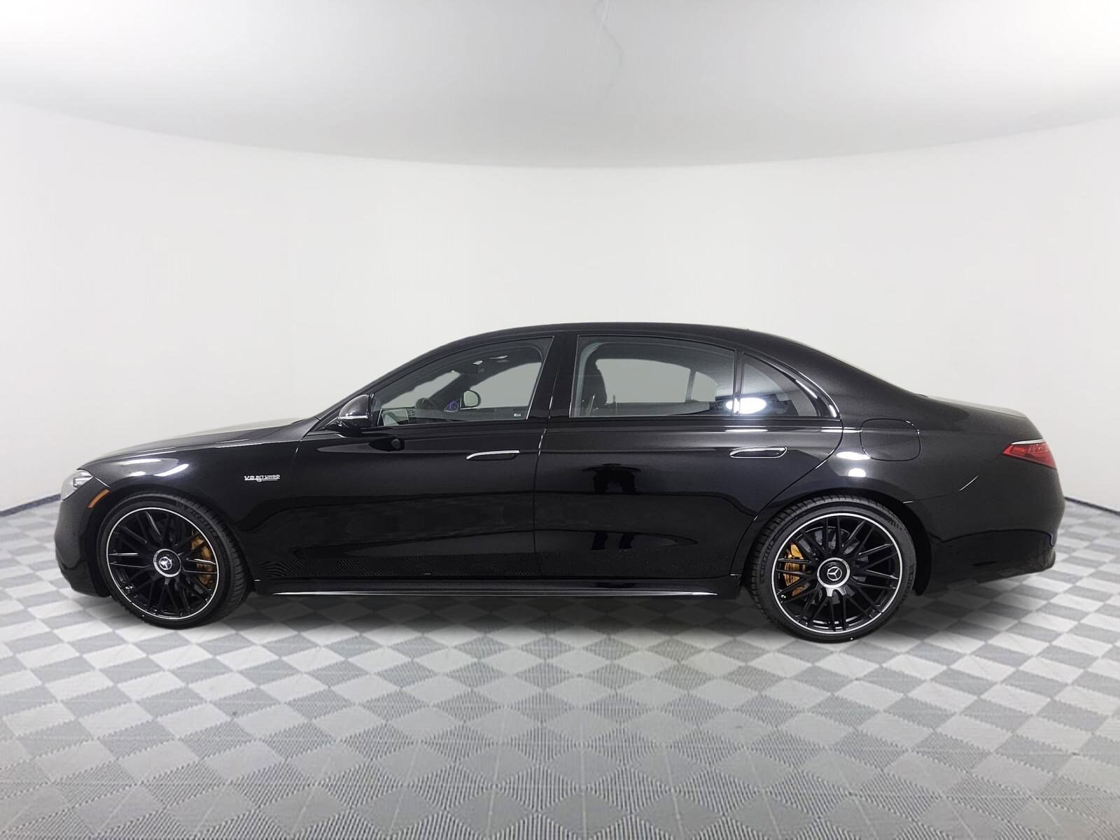 2025 Mercedes Benz S AMG 63 photo 3