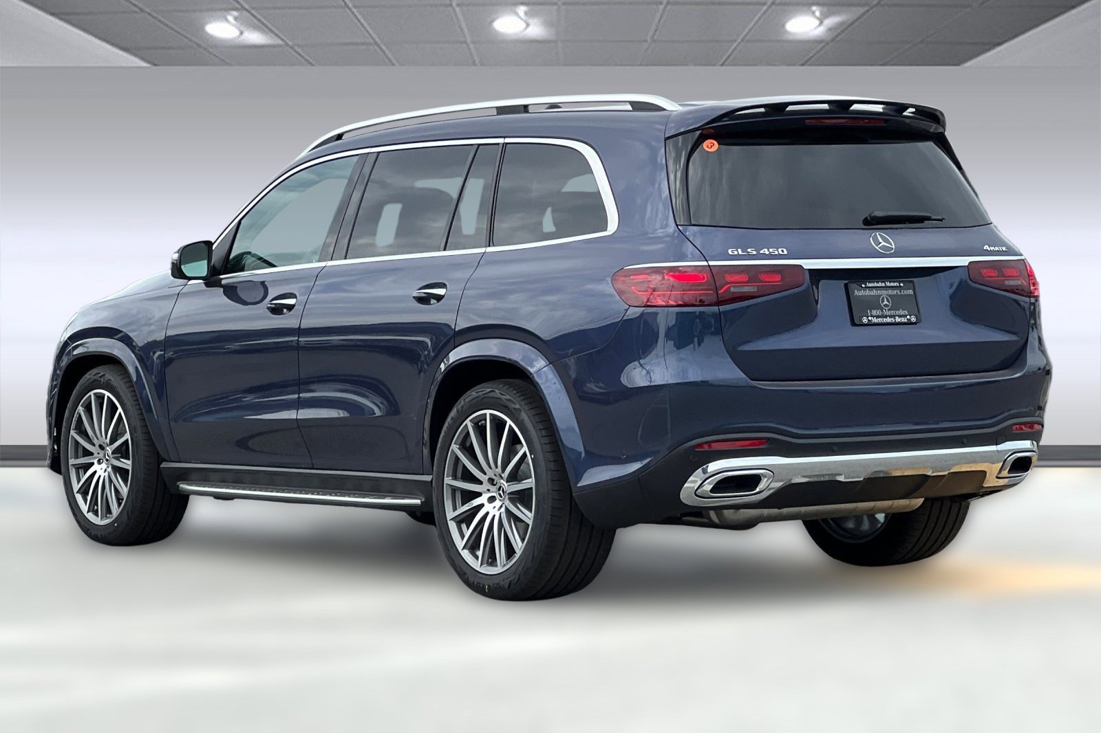 2026 Mercedes Benz GLS 450 4MATIC photo 3