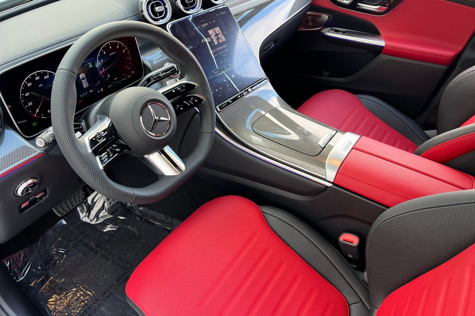 2026 Mercedes Benz GLC 300 photo 4