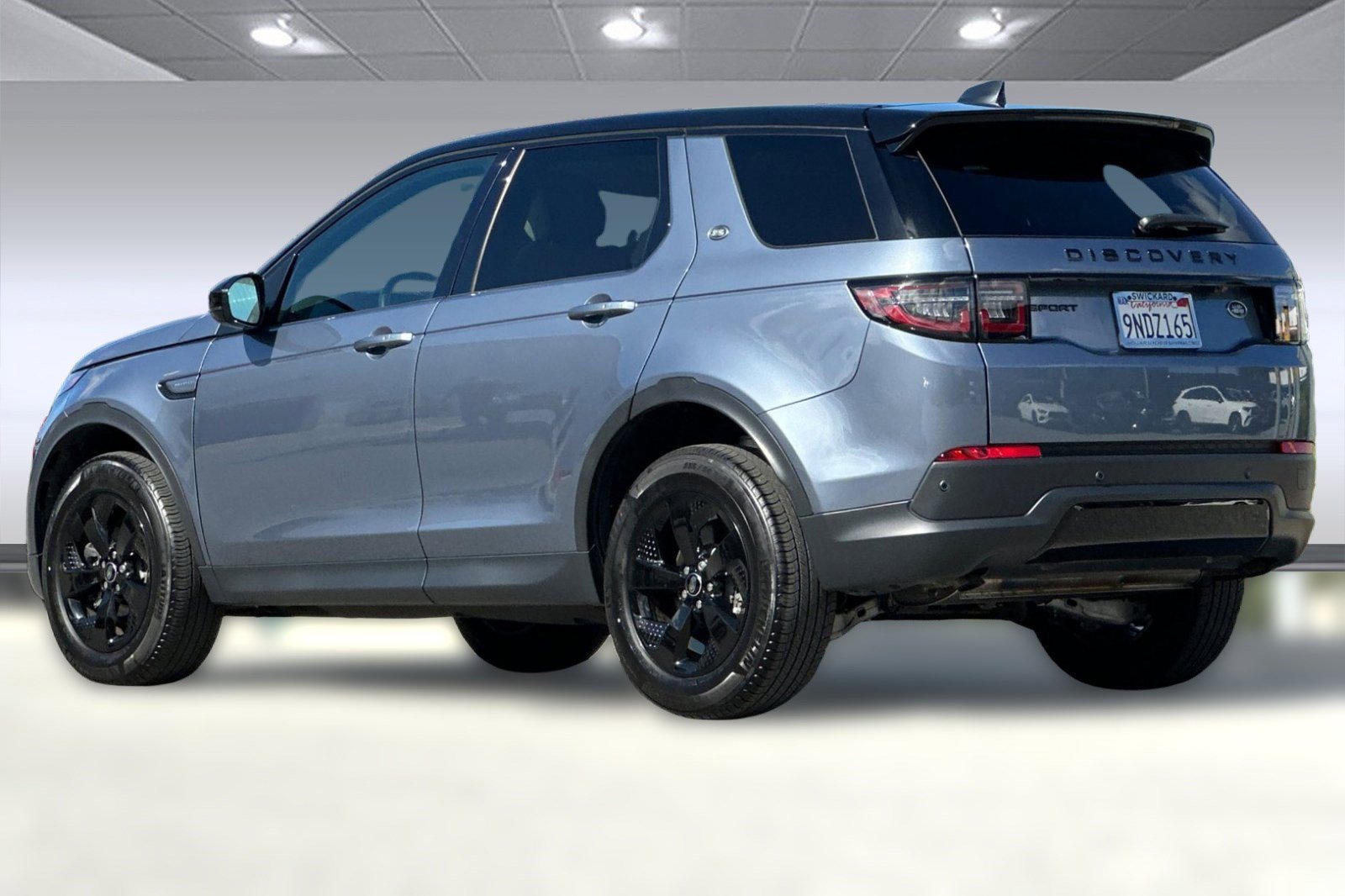2023 Land Rover Discovery Sport S photo 2