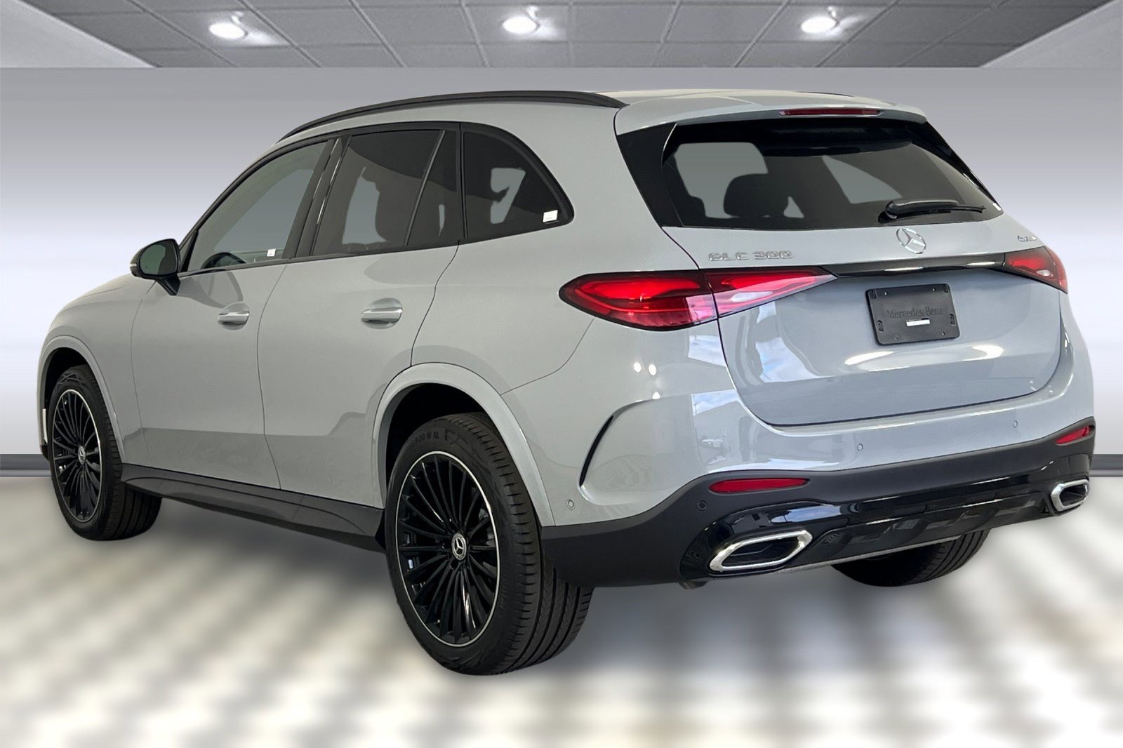 2026 Mercedes Benz GLC 300 4MATIC photo 3
