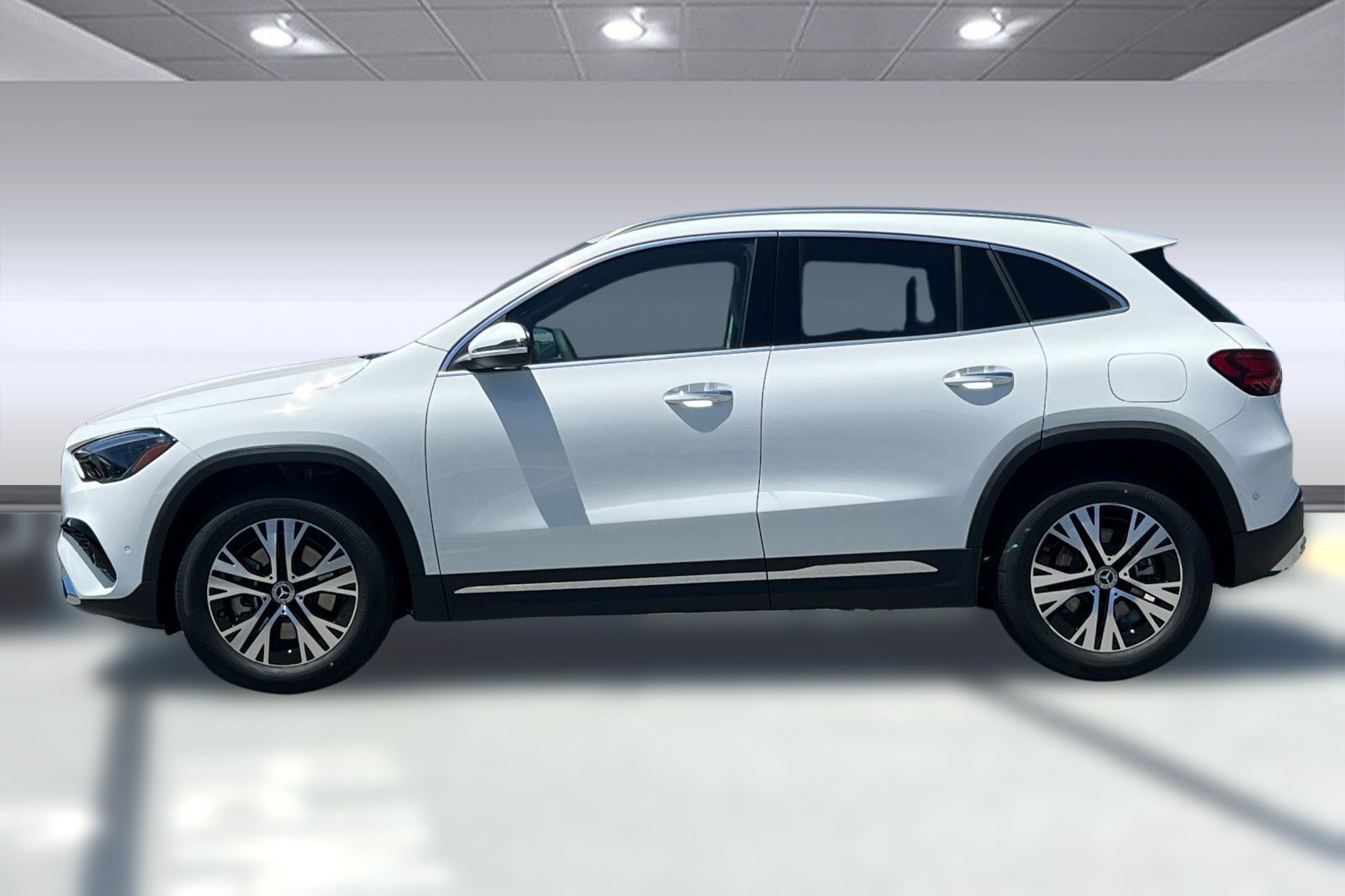 2025 Mercedes Benz GLA 250 4MATIC photo 2