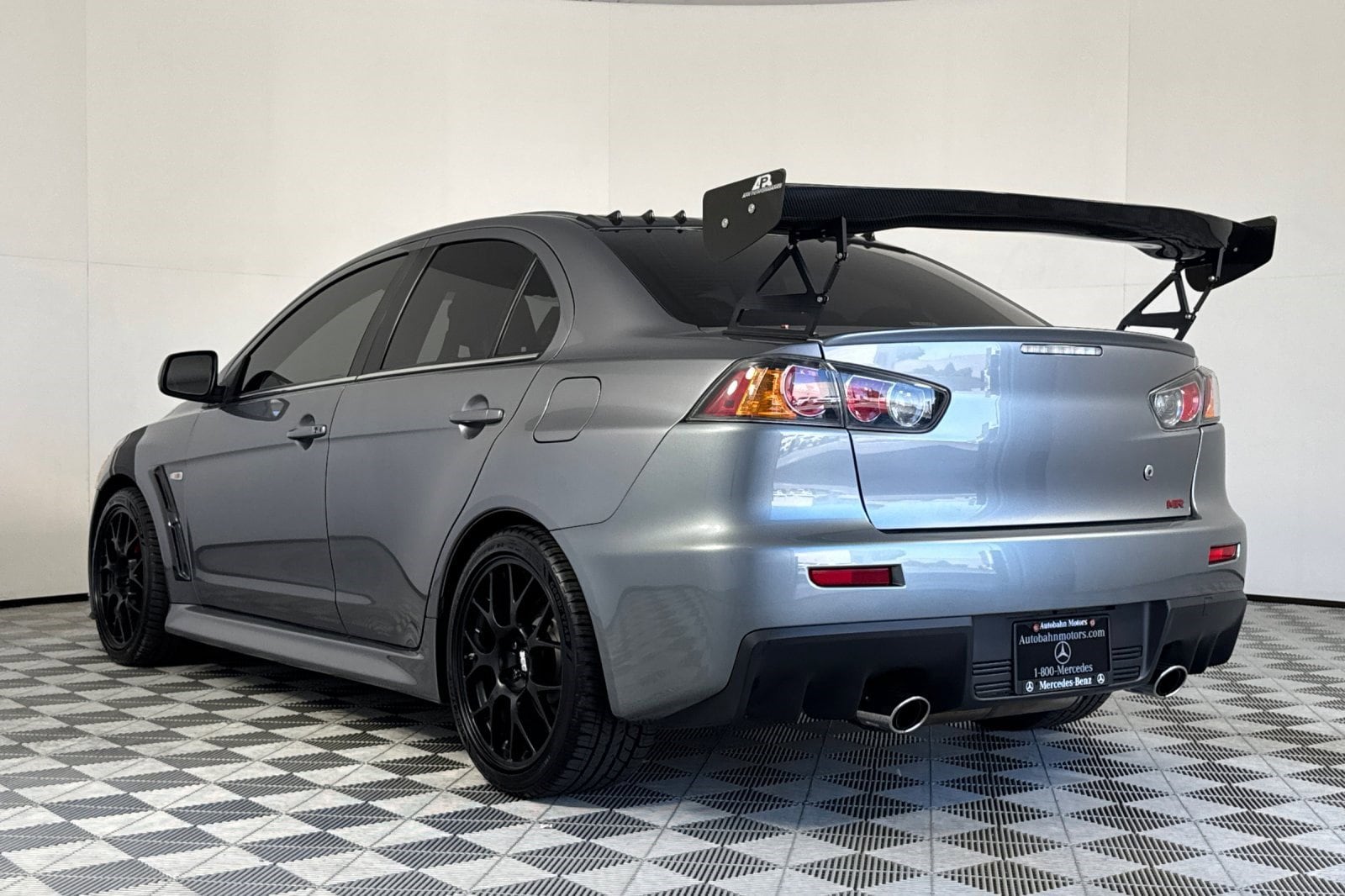 2013 Mitsubishi Lancer Evolution MR photo 2