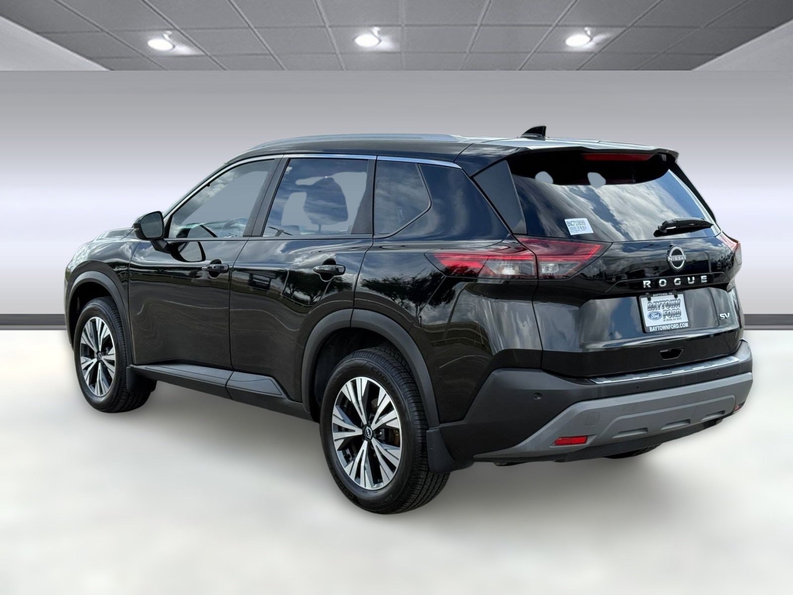 2022 Nissan Rogue SV photo 2