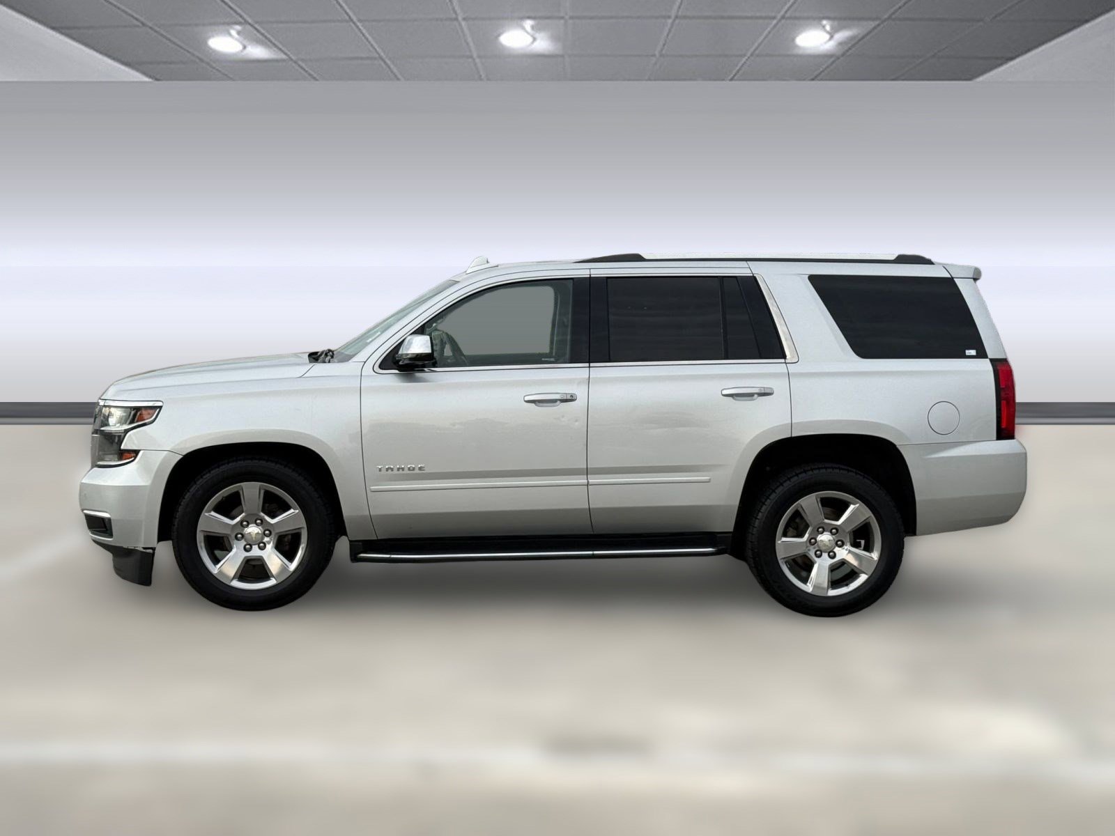 2019 Chevrolet Tahoe Premier photo 2