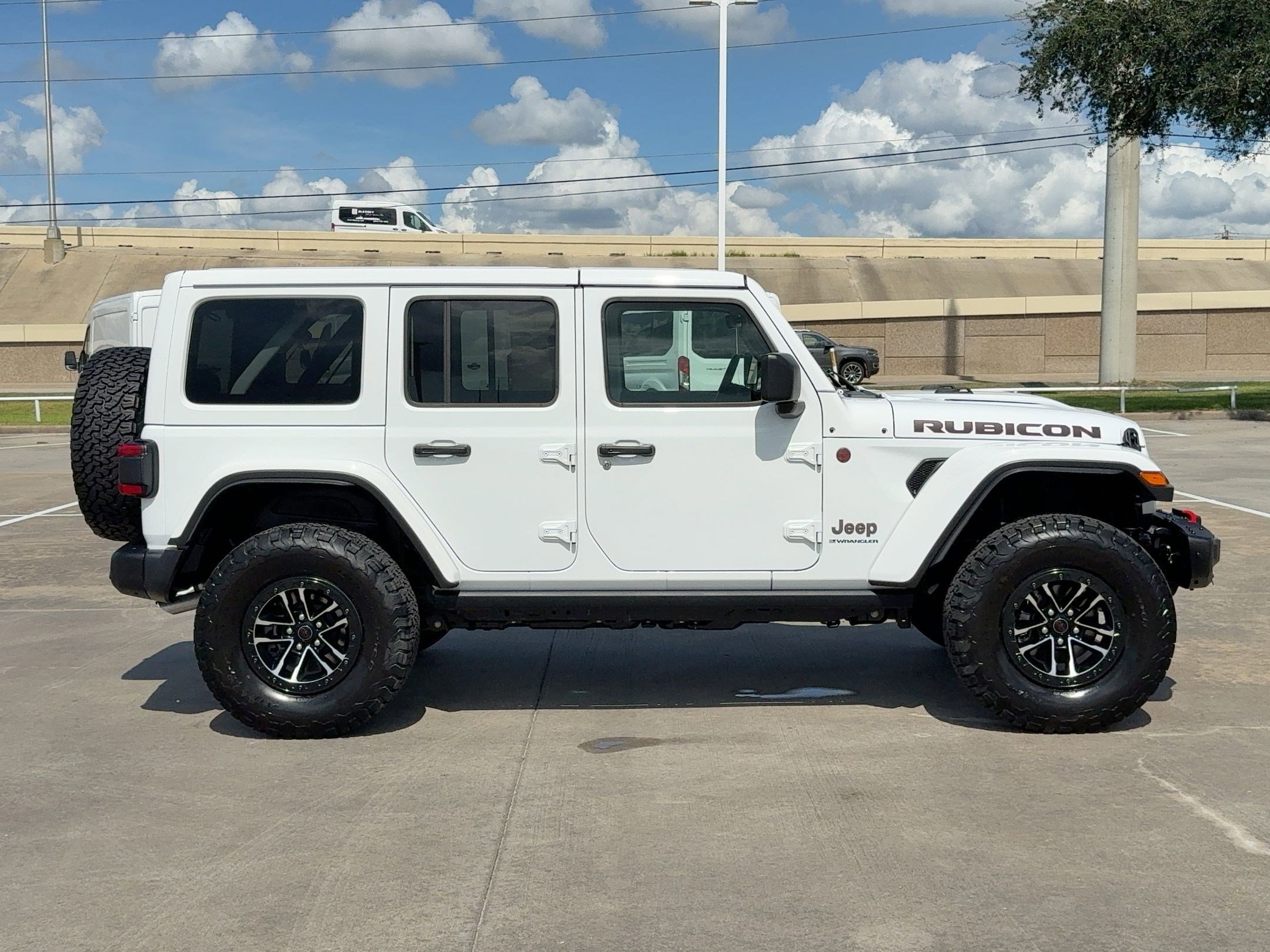 2025 Jeep Wrangler Unlimited Rubicon X photo 4