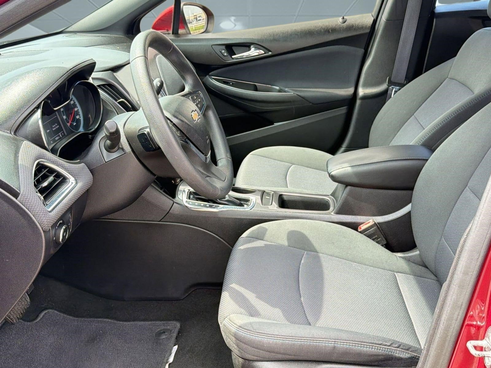 Cruze LT Sedan