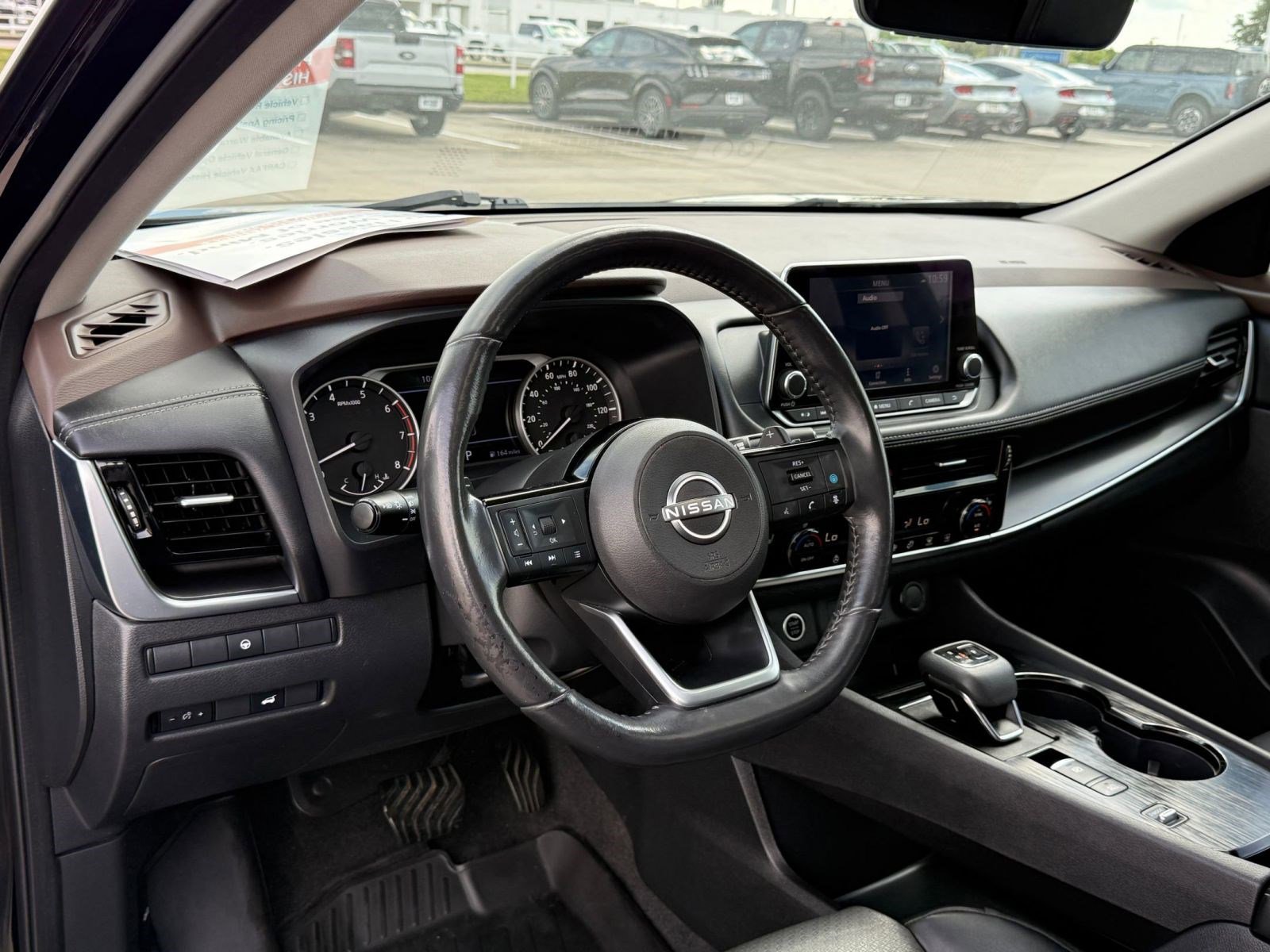 2022 Nissan Rogue SV photo 3