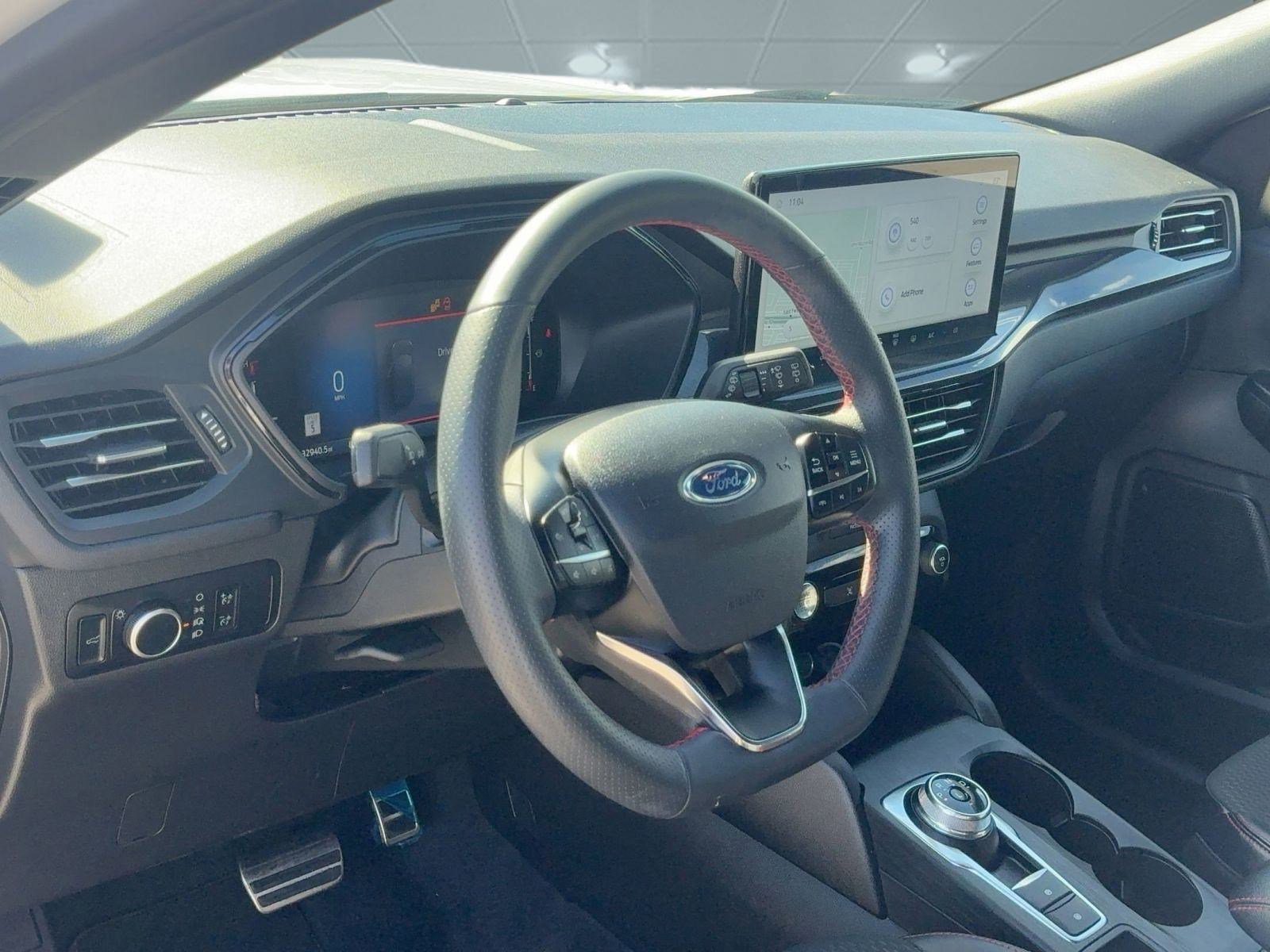 2023 Ford Escape ST-Line photo 4