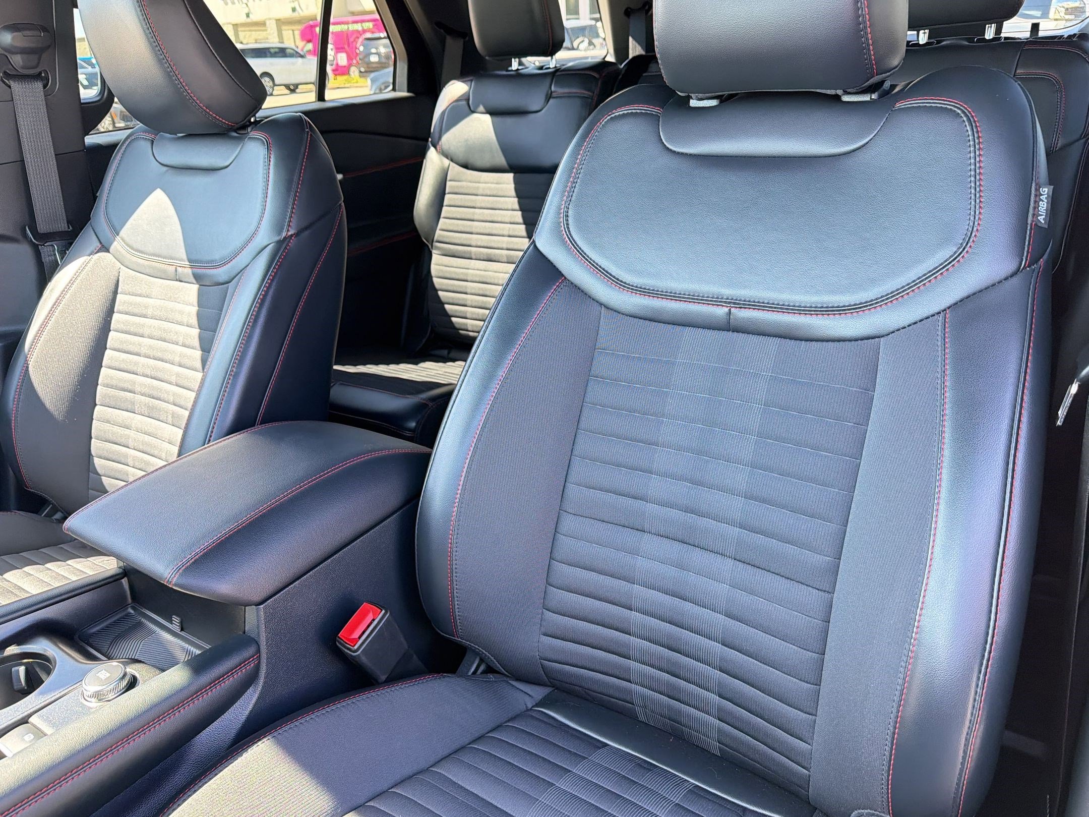 2025 Ford Explorer ST-LINE - Photo 20