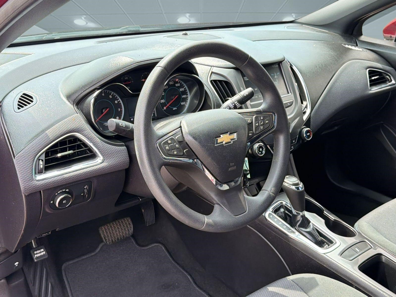 Cruze LT Sedan