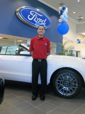Johnny Luna Sales Associate
