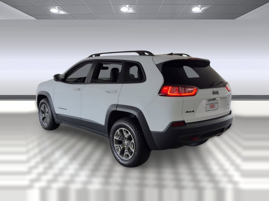 Used 2019 Jeep Cherokee Trailhawk SUV