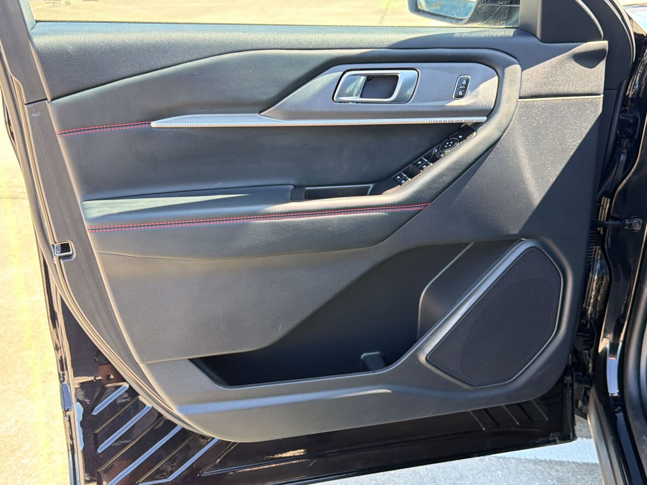 2025 Ford Explorer ST-LINE - Photo 18