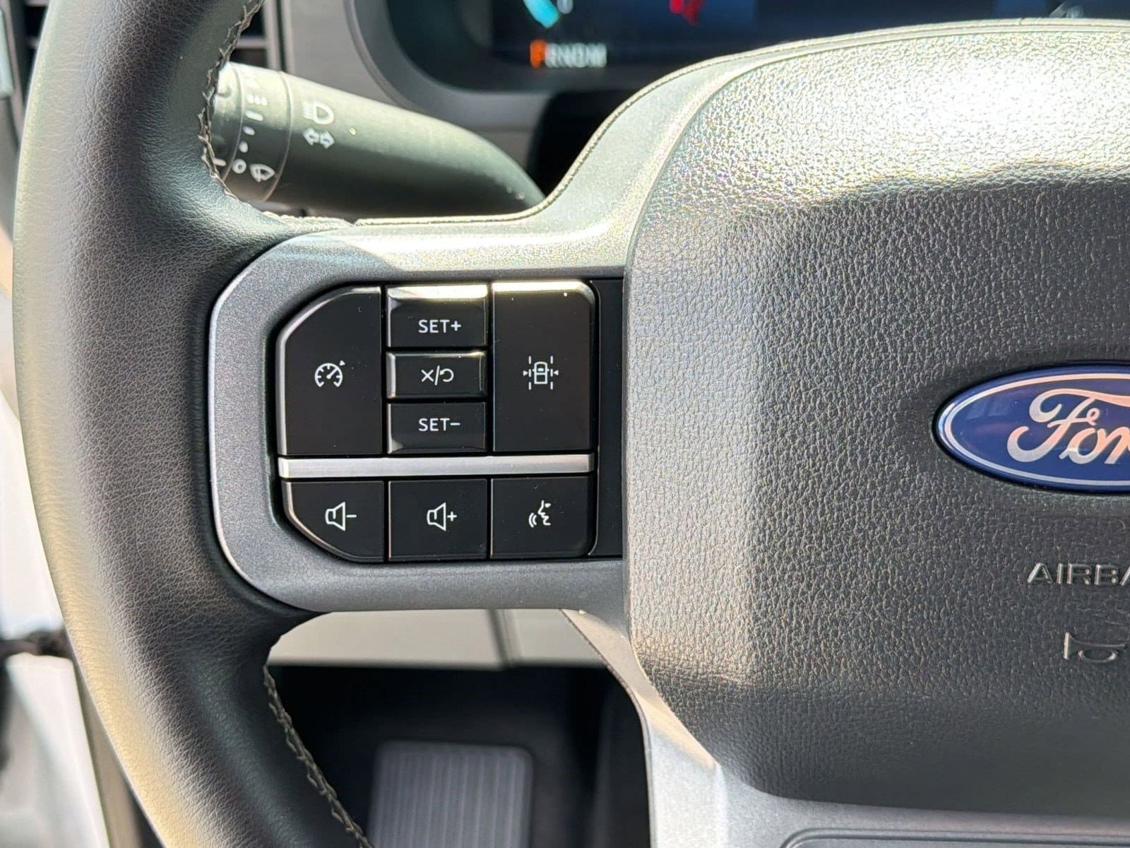 2025 Ford F-150 XLT - Photo 17