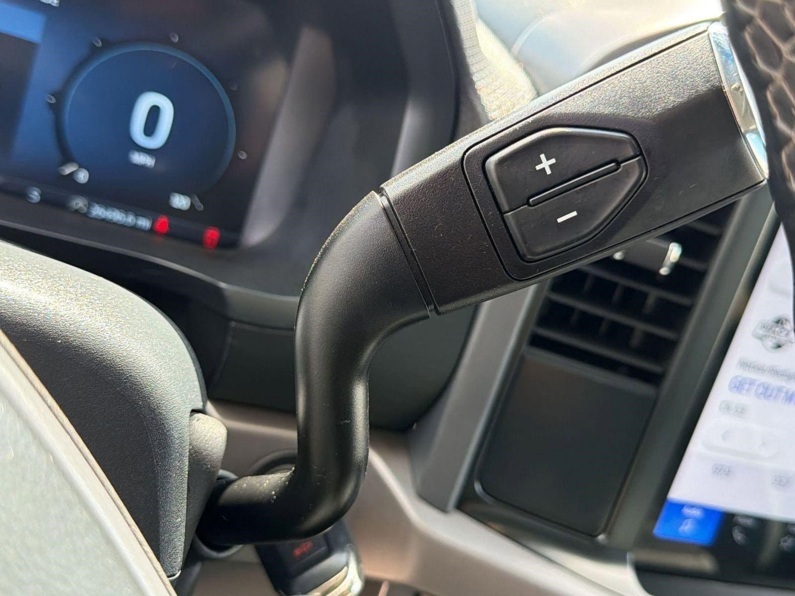 2025 Ford F-150 XLT - Photo 24
