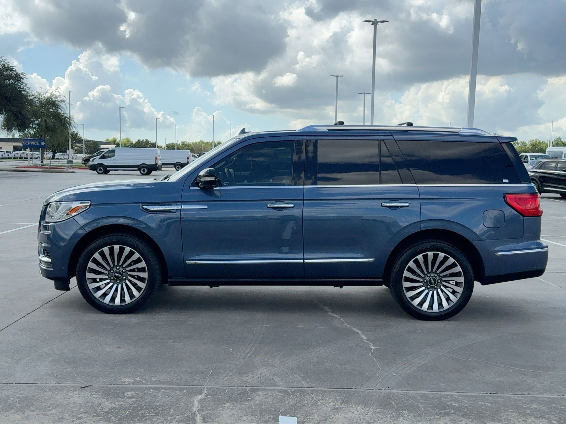 2019 Lincoln Navigator Reserve photo 2