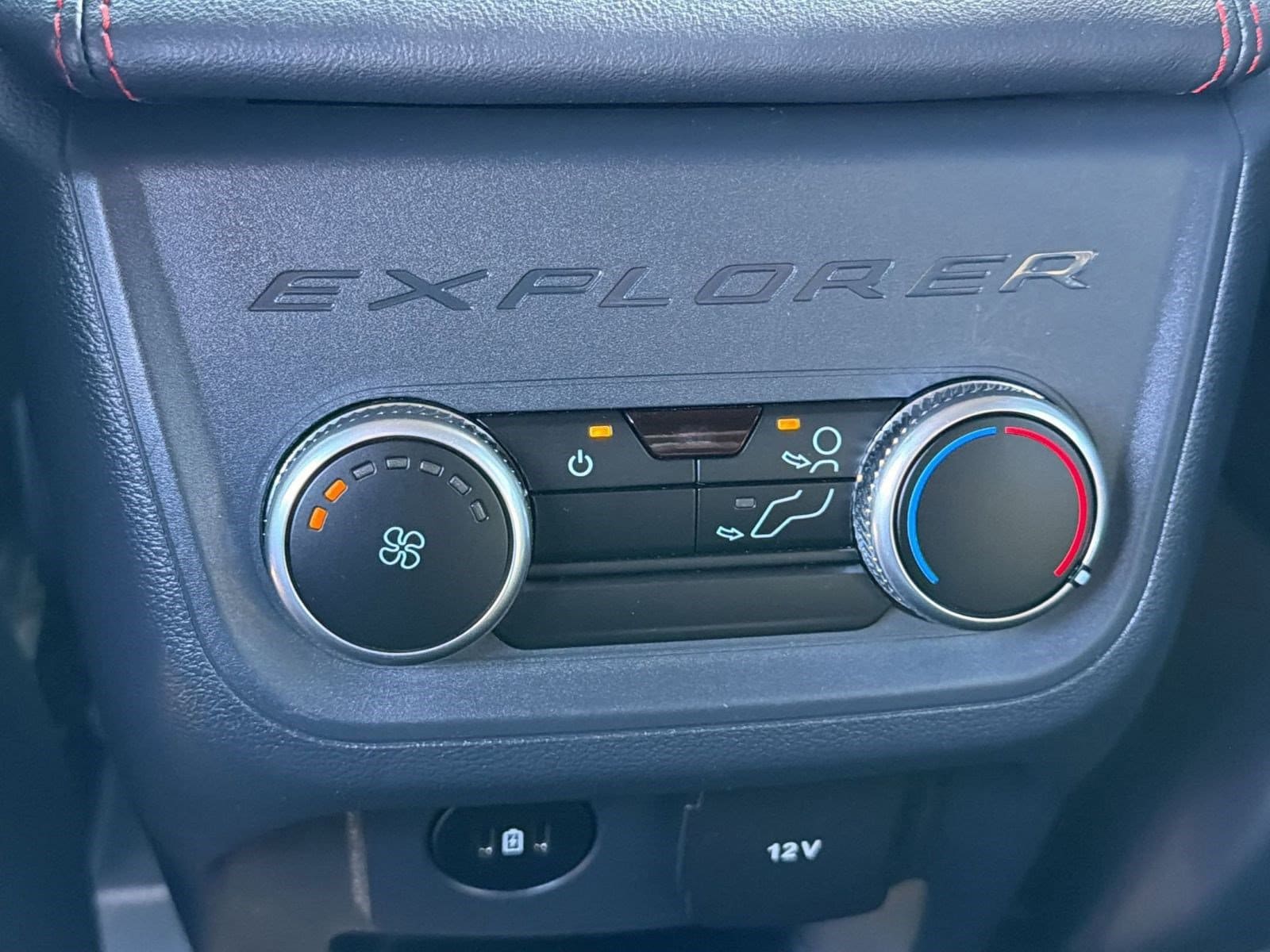 2025 Ford Explorer ST-LINE - Photo 25