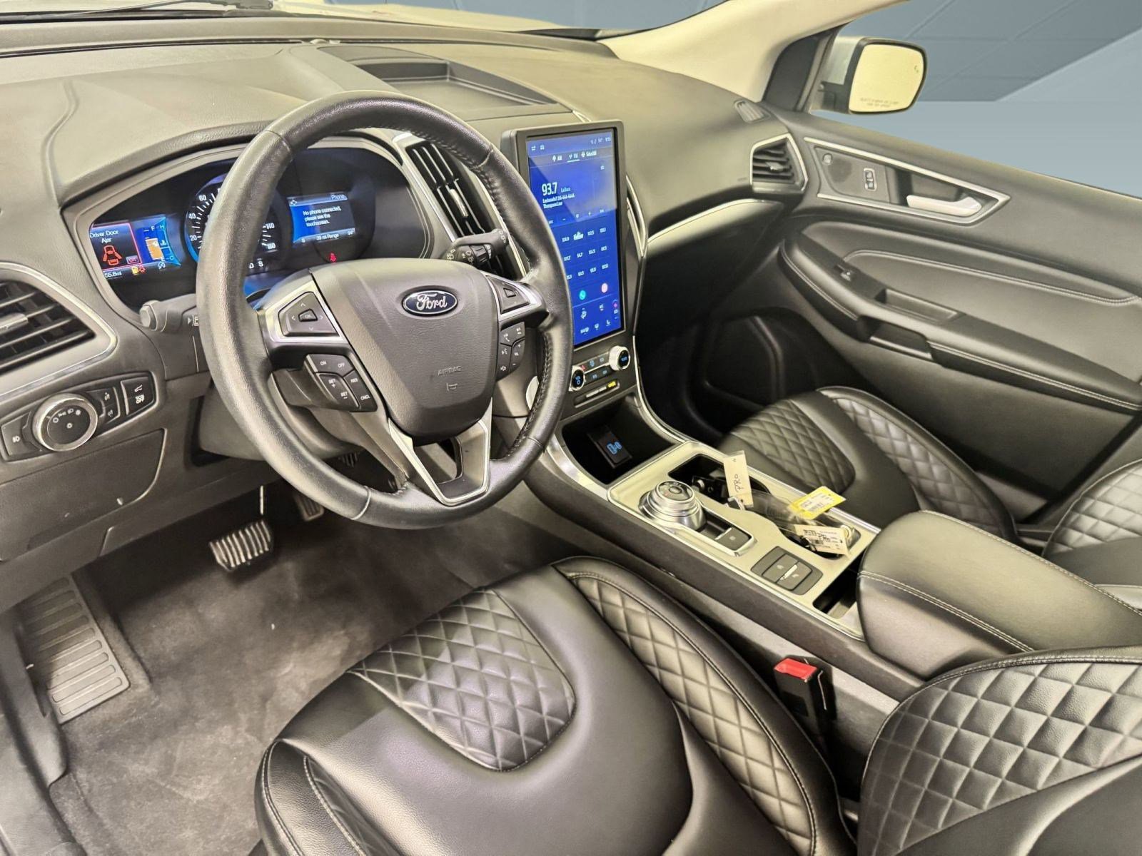 2024 Ford Edge Titanium photo 4