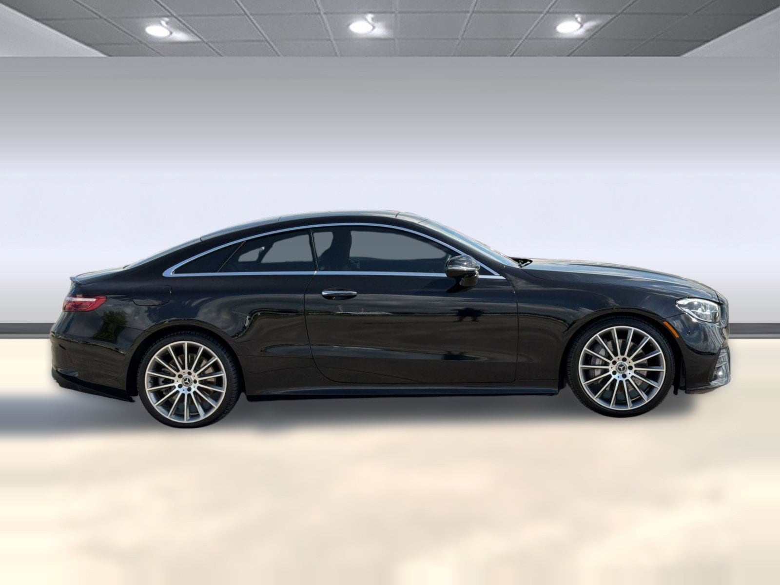 2022 Mercedes-Benz E-Class E450 - Photo 8
