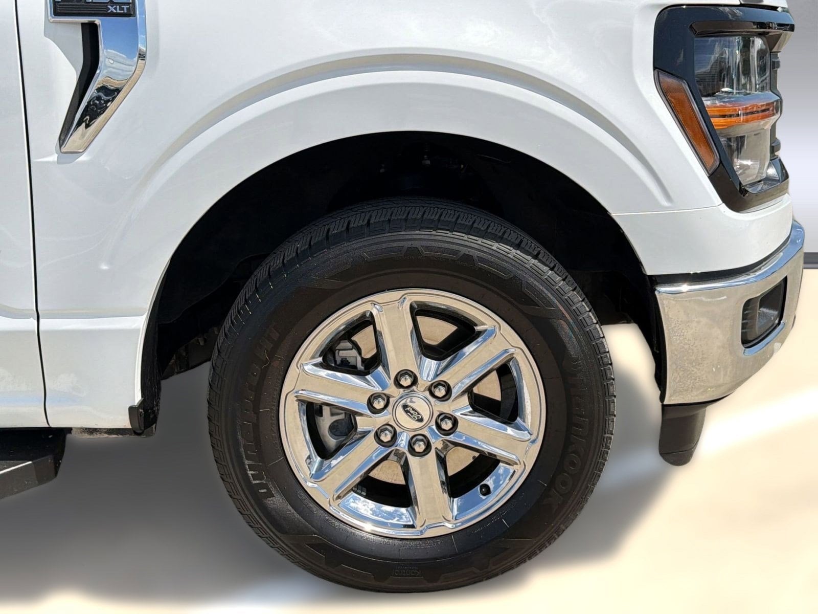 2025 Ford F-150 XLT - Photo 12