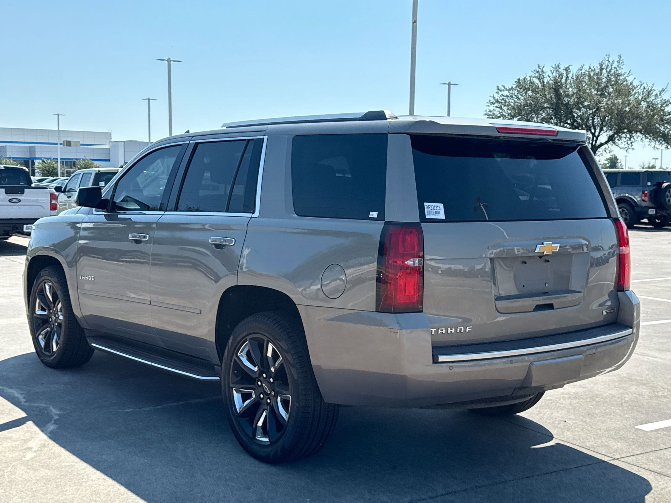 2017 Chevrolet Tahoe Premier photo 2