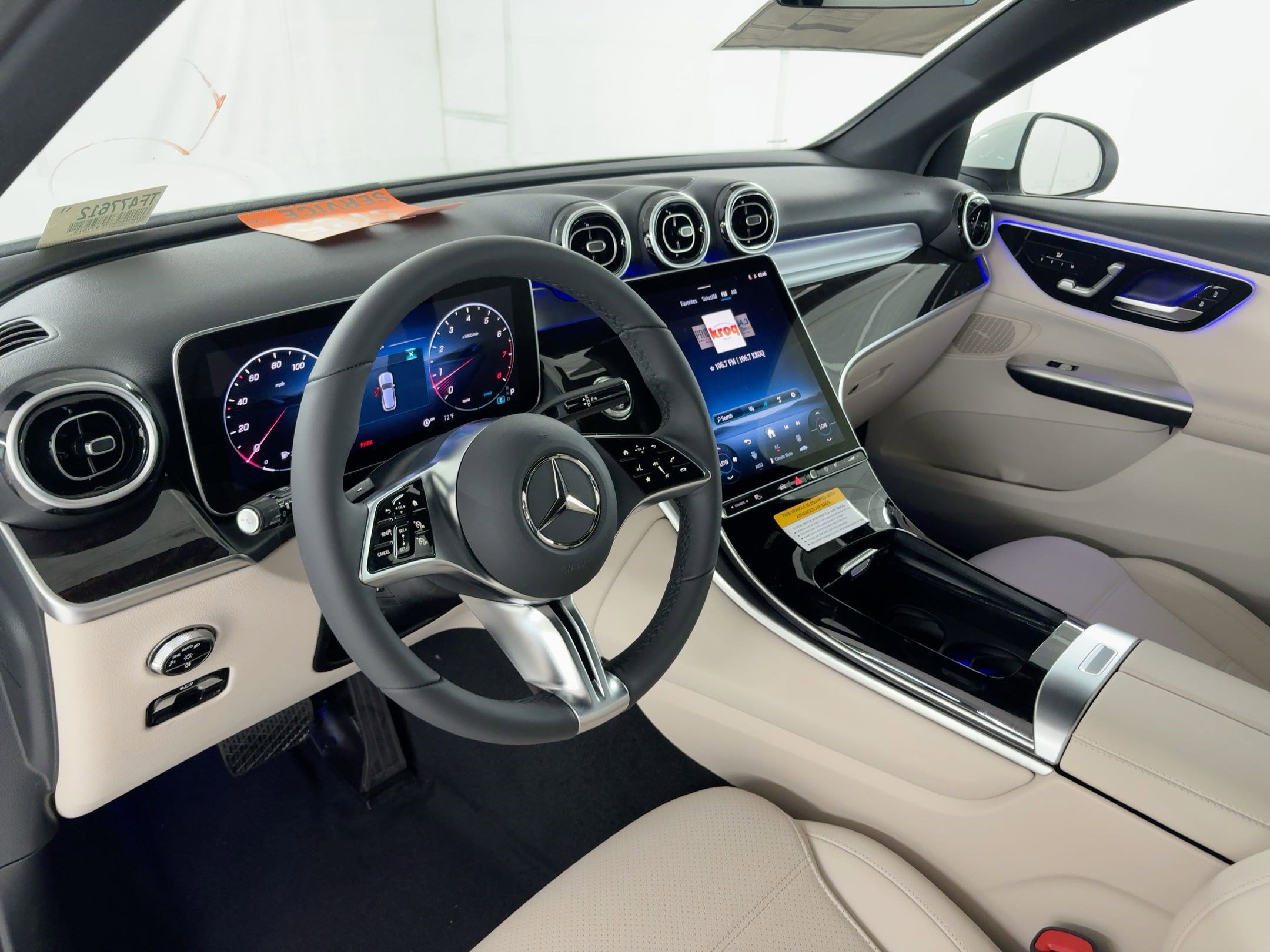 2026 Mercedes Benz GLC 300 photo 3