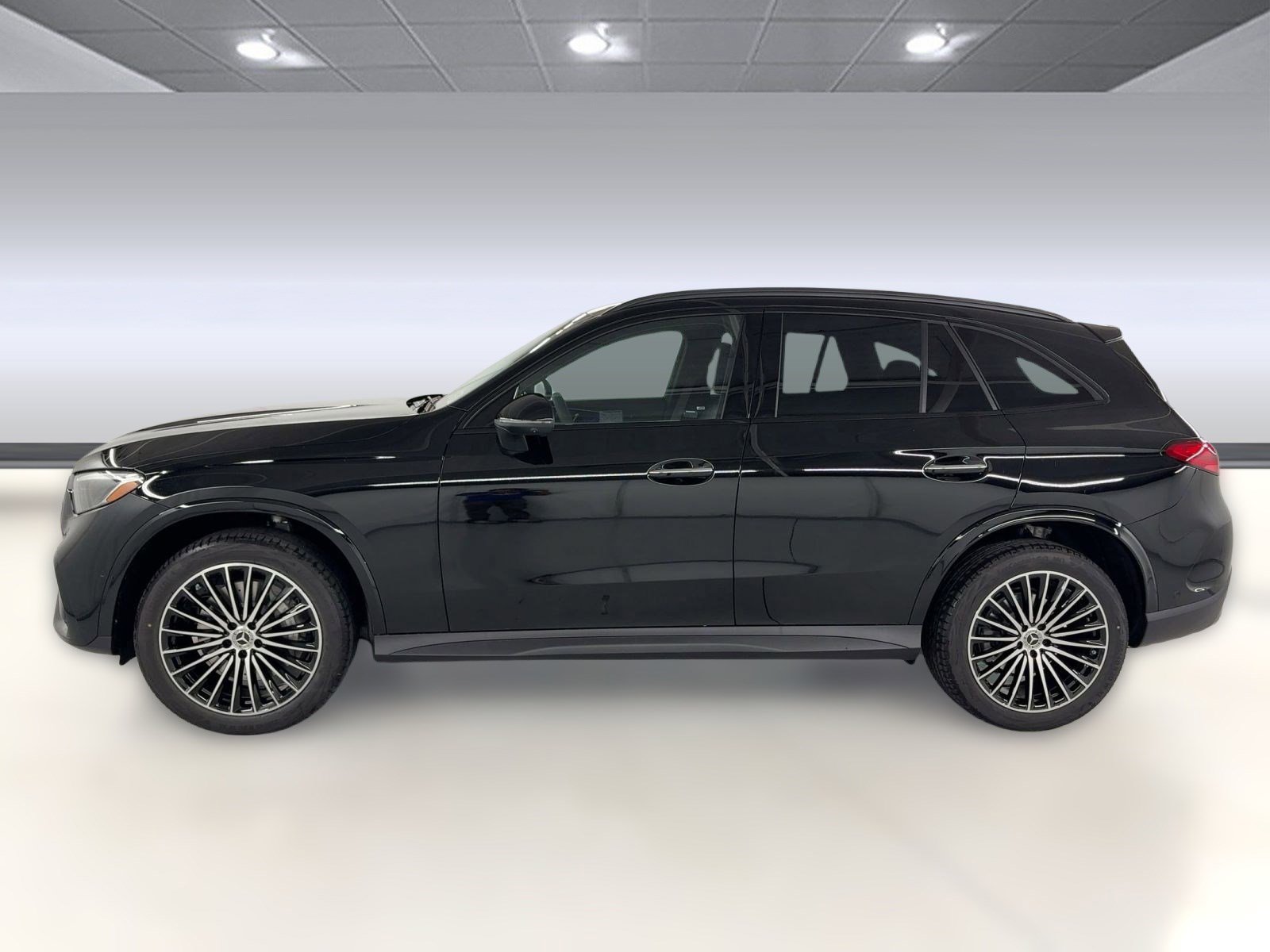 2026 Mercedes Benz GLC 300 photo 2