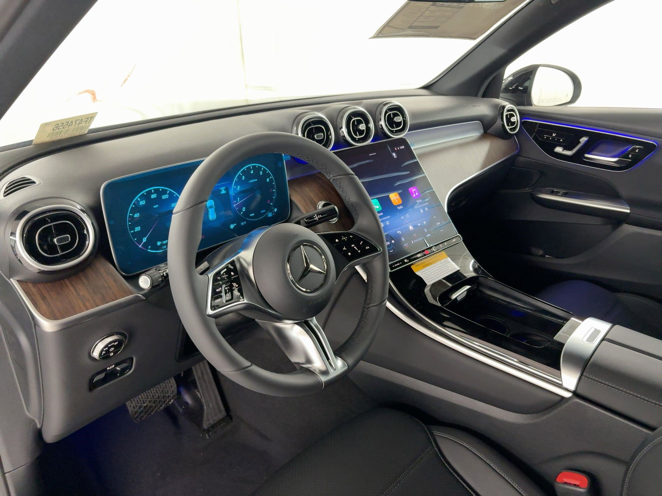 2026 Mercedes Benz GLC 300 photo 3