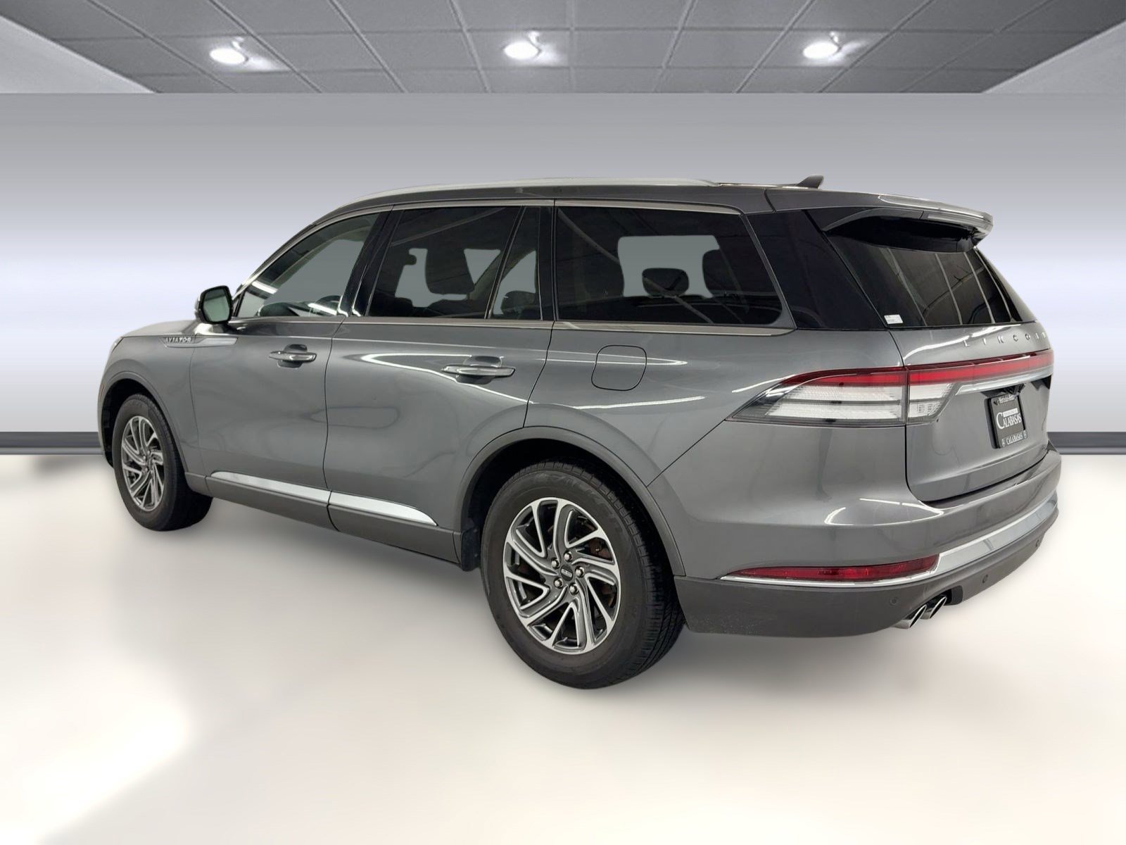 2021 Lincoln Aviator Standard photo 3