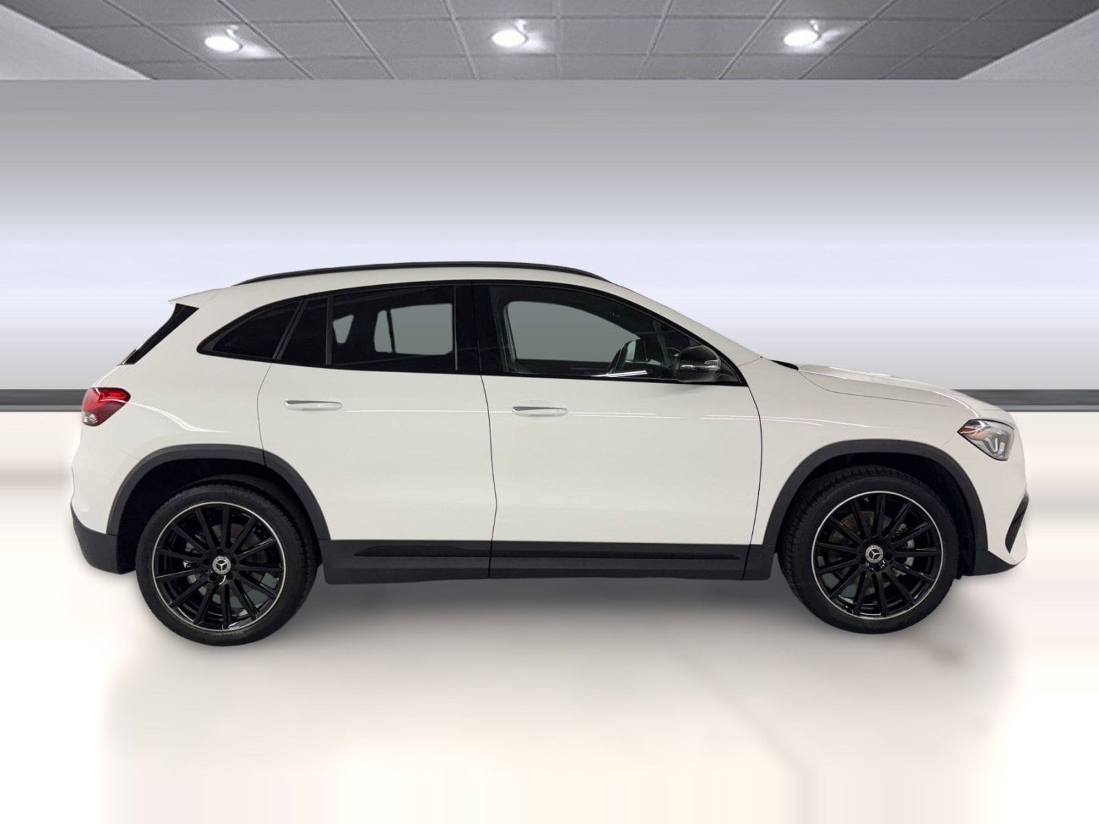 2023 Mercedes-Benz GLA 250 photo 3