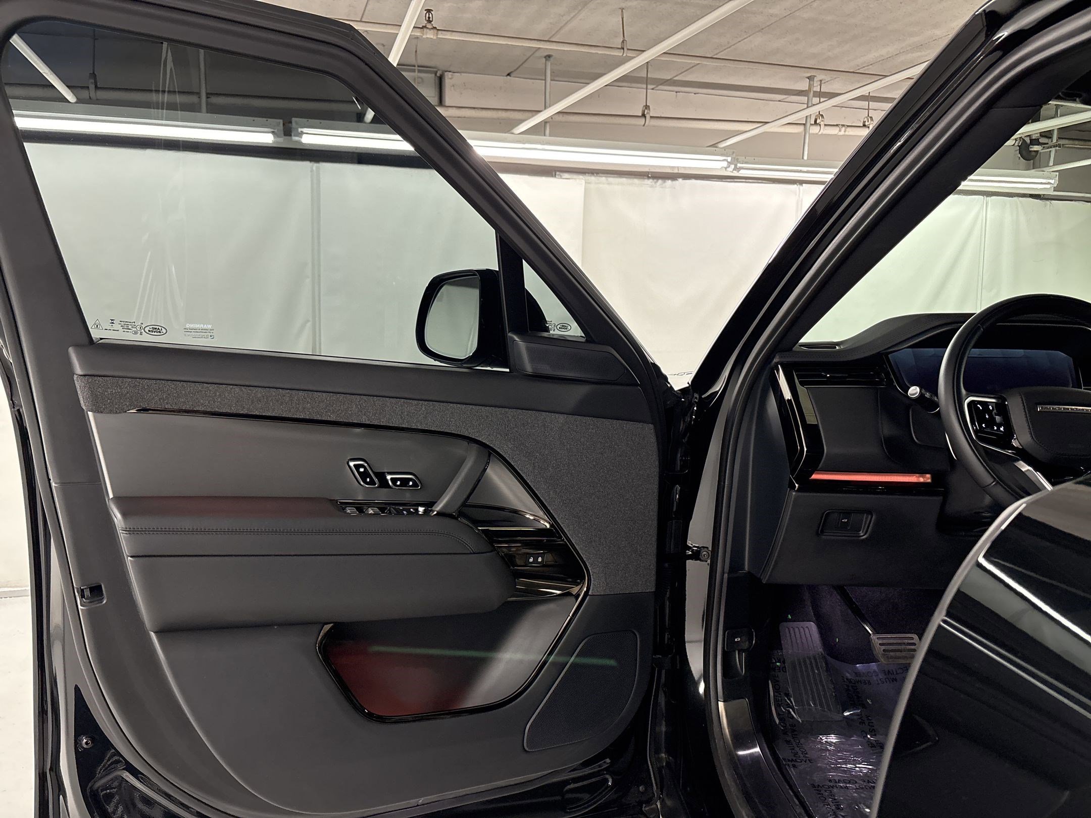 2024 Land Rover Range Rover Sport SE photo 4