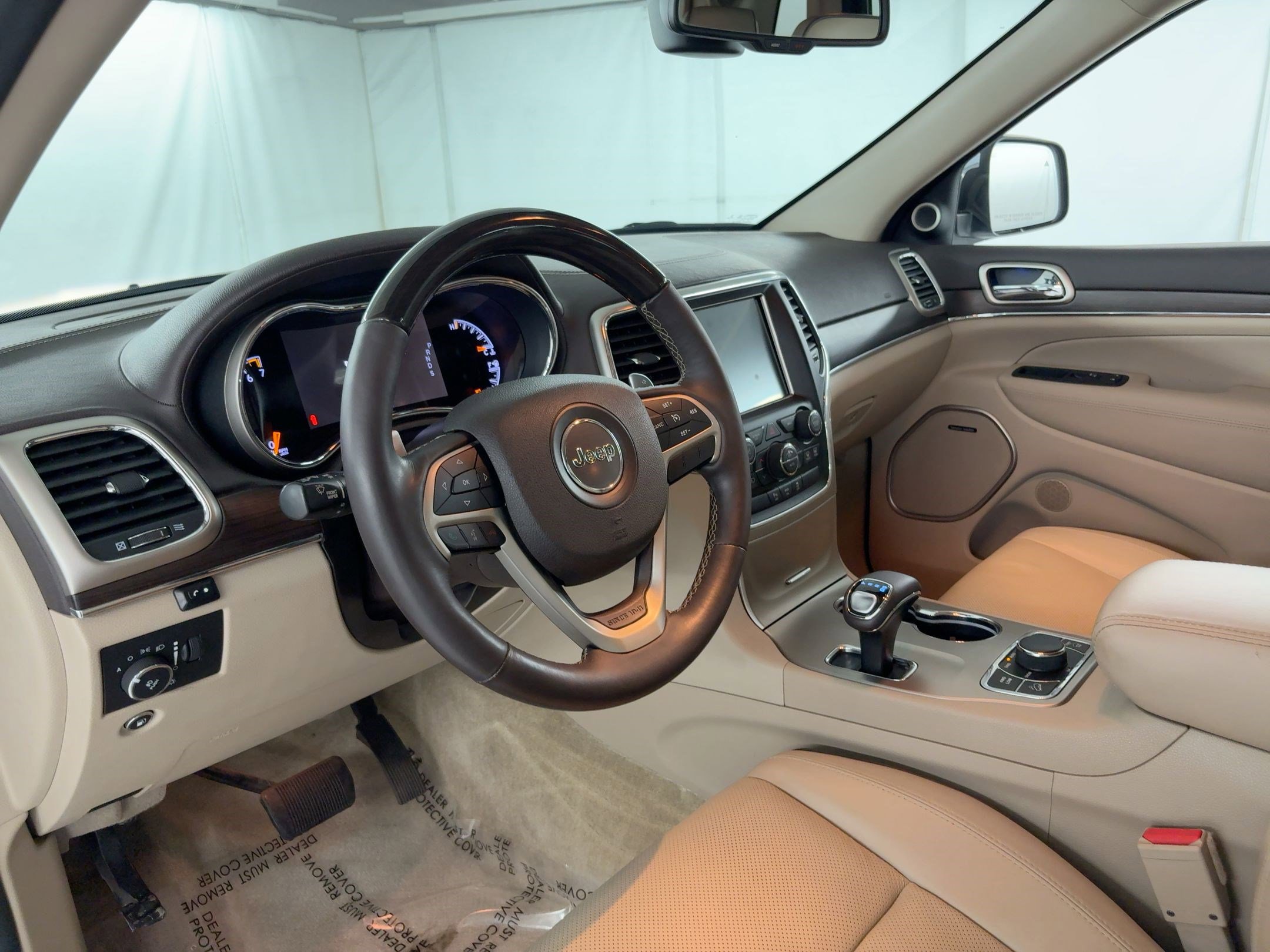 2015 Jeep Grand Cherokee Overland photo 4
