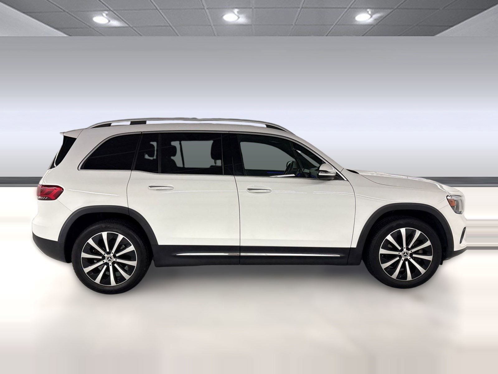 2022 Mercedes-Benz GLB 250 photo 3