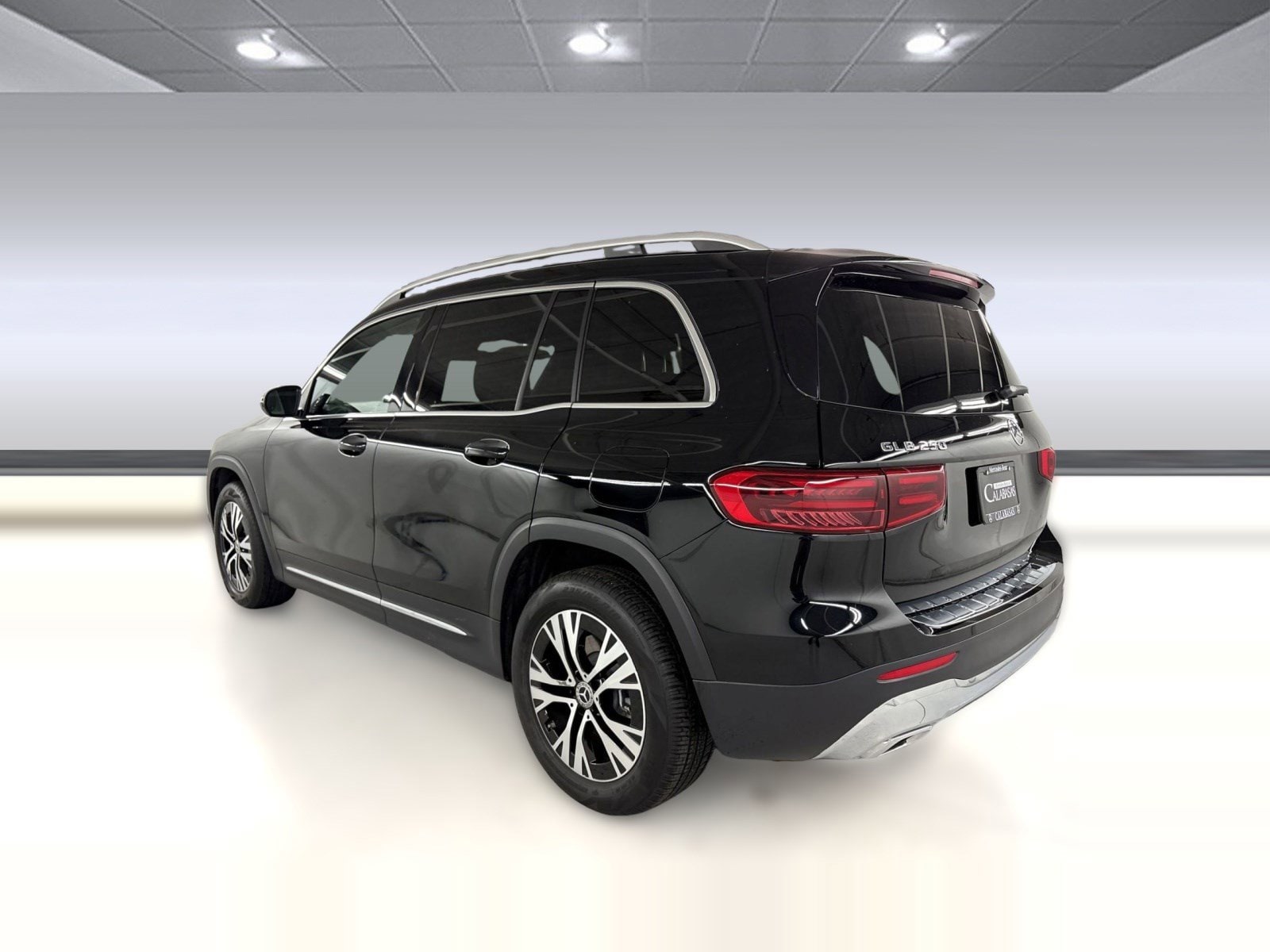 2026 Mercedes-Benz GLB 250 photo 2