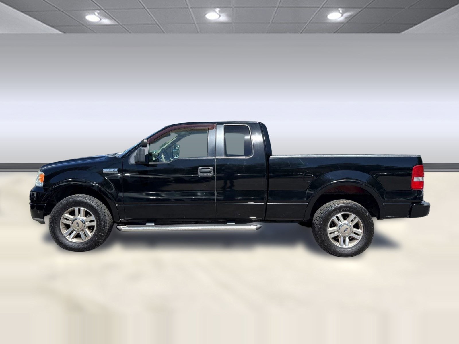 Used 2005 Ford F-150 XLT with VIN 1FTPX14545NA21885 for sale in Calabasas, CA