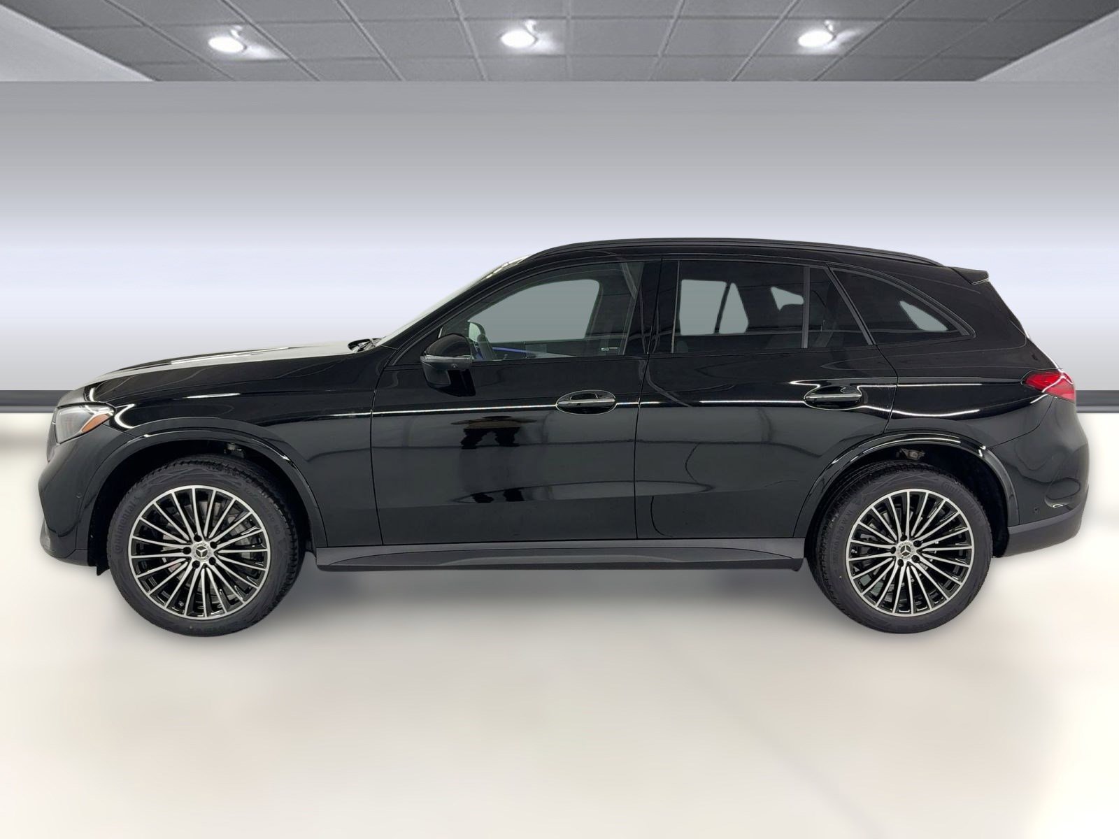 2026 Mercedes Benz GLC 300 photo 2
