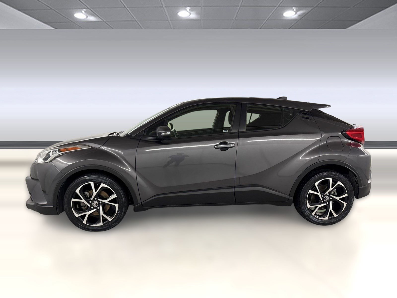 Used 2019 Toyota C-HR XLE with VIN JTNKHMBX0K1031583 for sale in Calabasas, CA