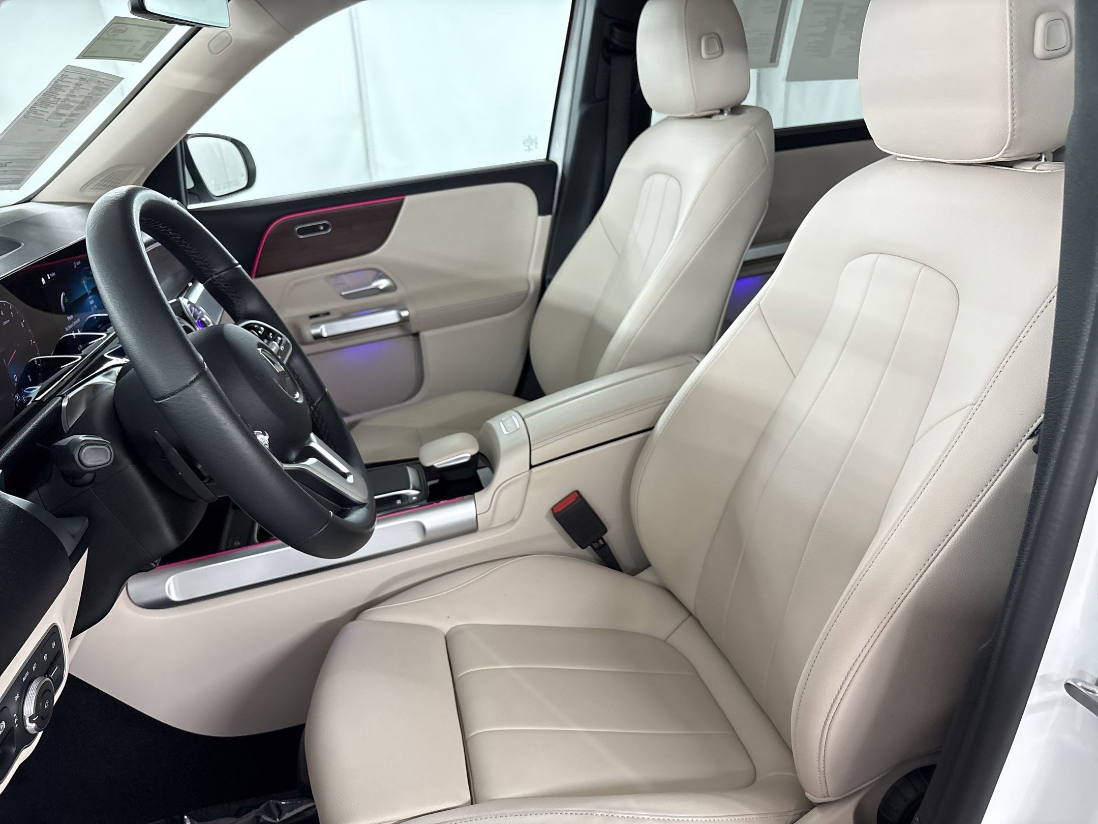 2022 Mercedes-Benz GLB 250 photo 4