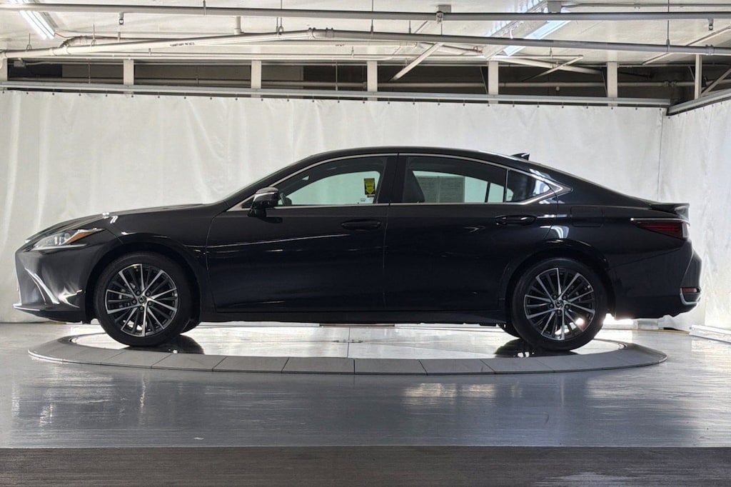 Used 2025 Lexus ES 300h Base Sedan