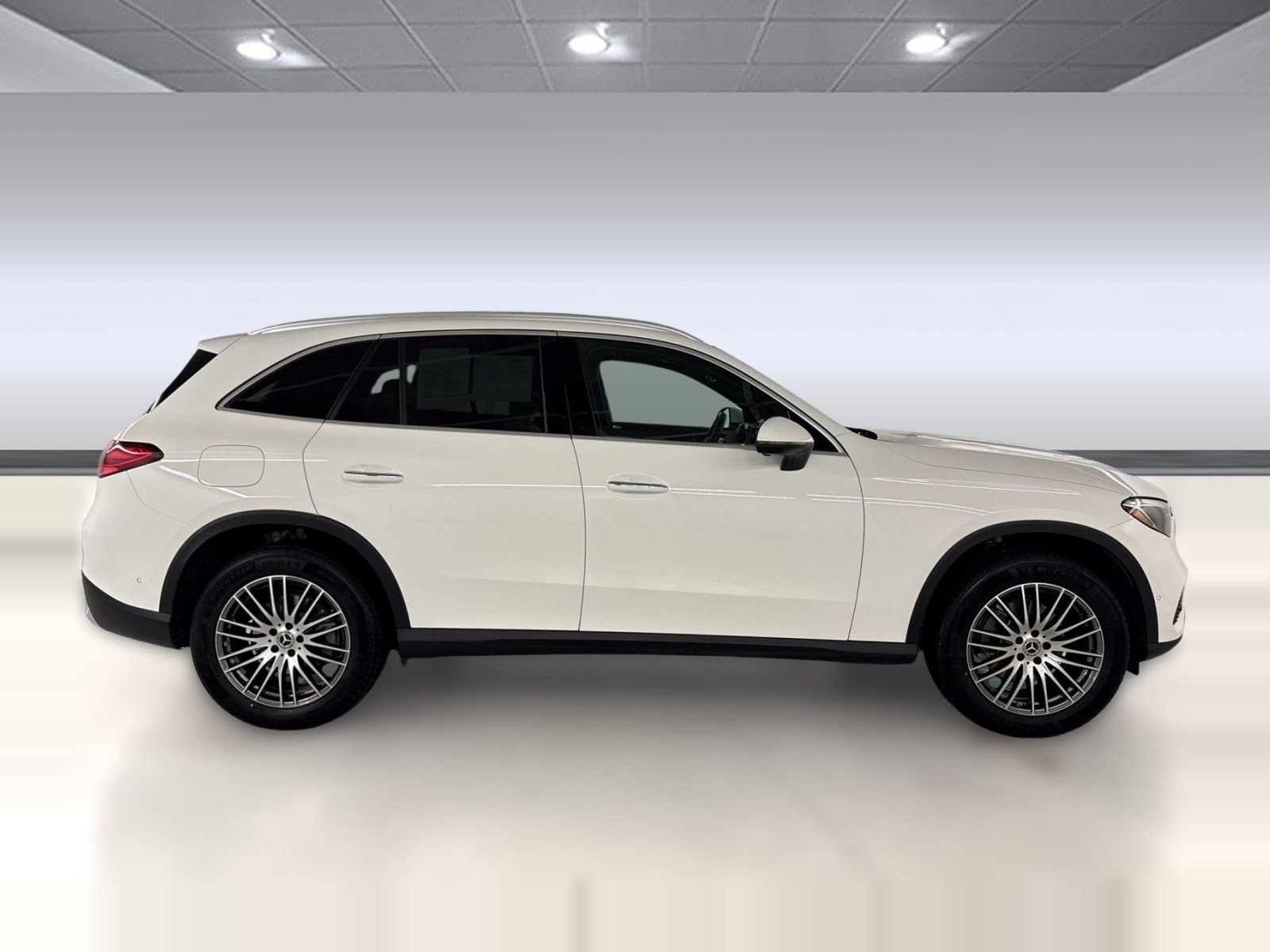 2026 Mercedes-Benz GLC 300 photo 3