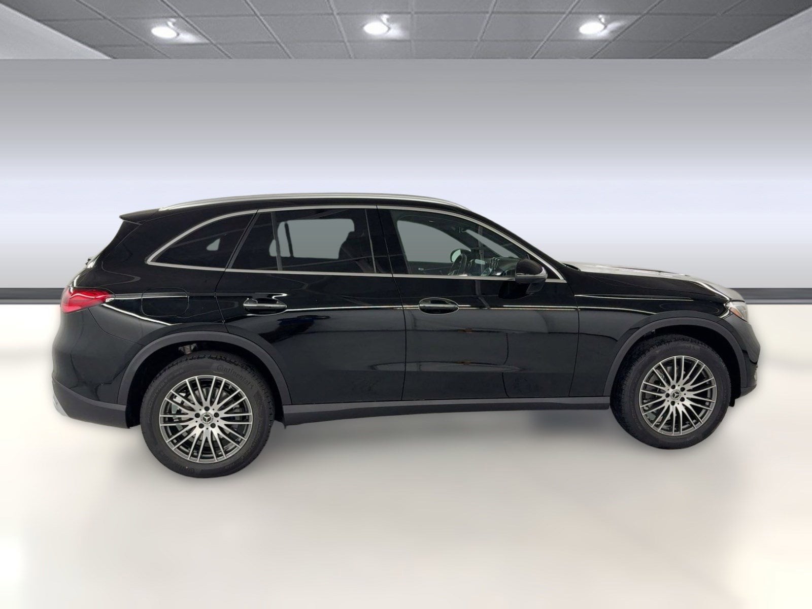 2026 Mercedes-Benz GLC 300 photo 3