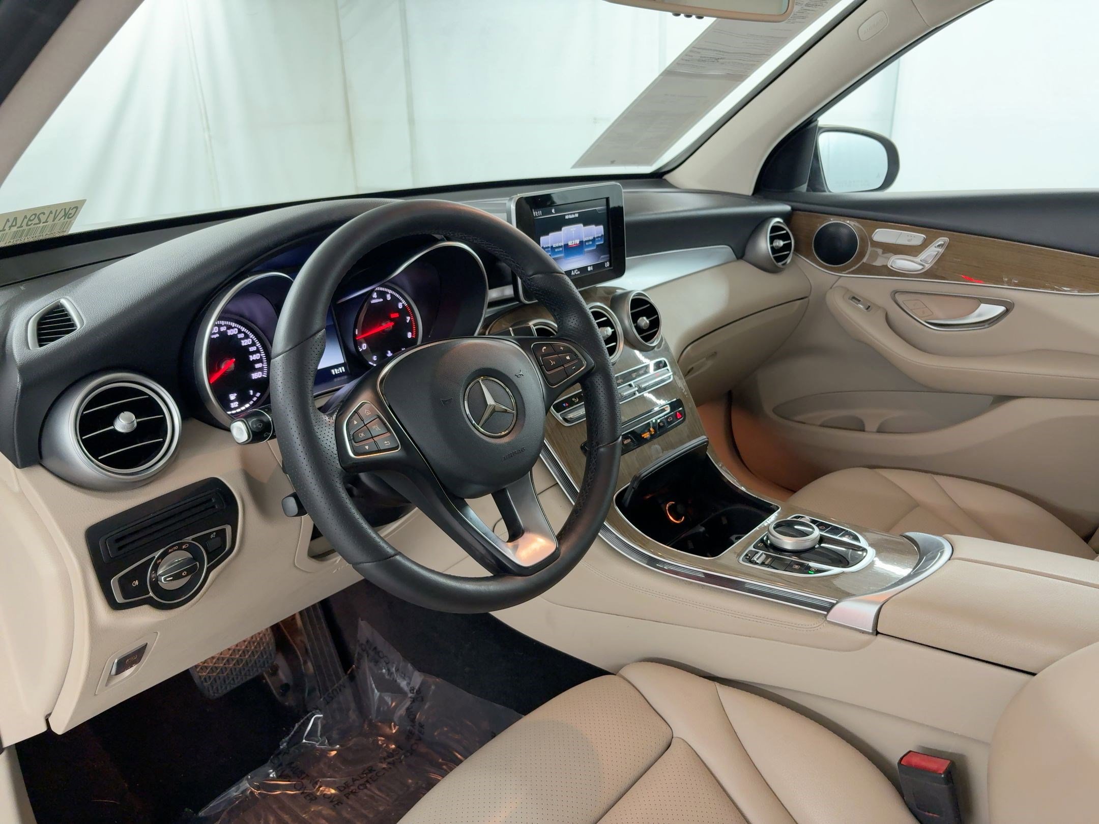 2019 Mercedes Benz GLC 300 photo 3