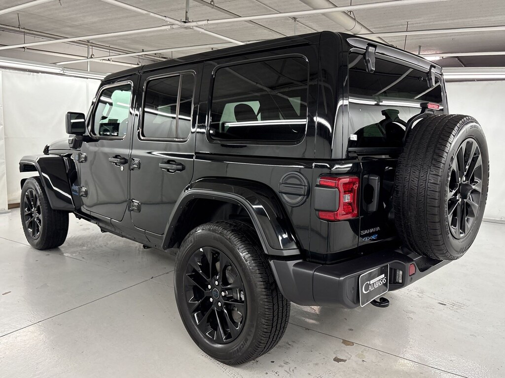 Used 2025 Jeep Wrangler 4xe Sahara SUV